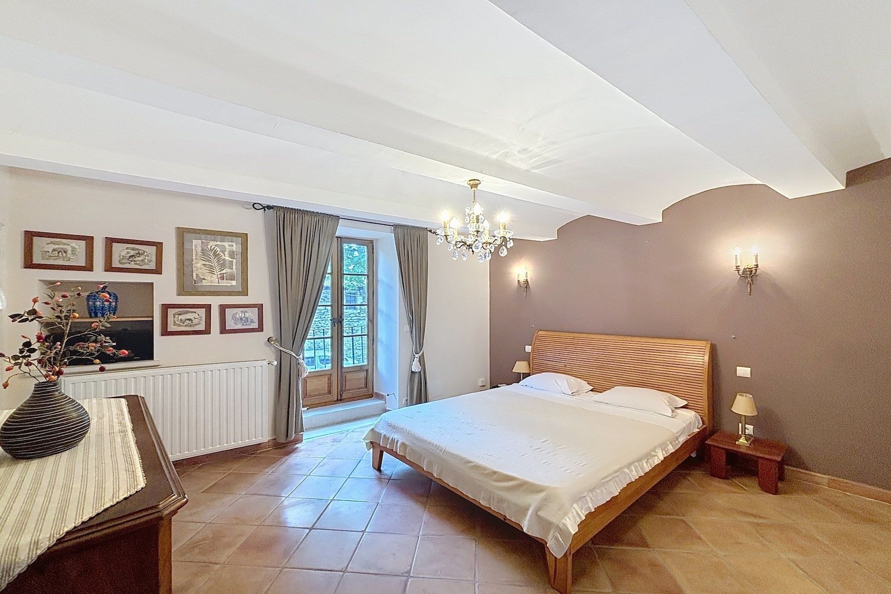 luxury house 8 Rooms for sale on BARJAC (30430)