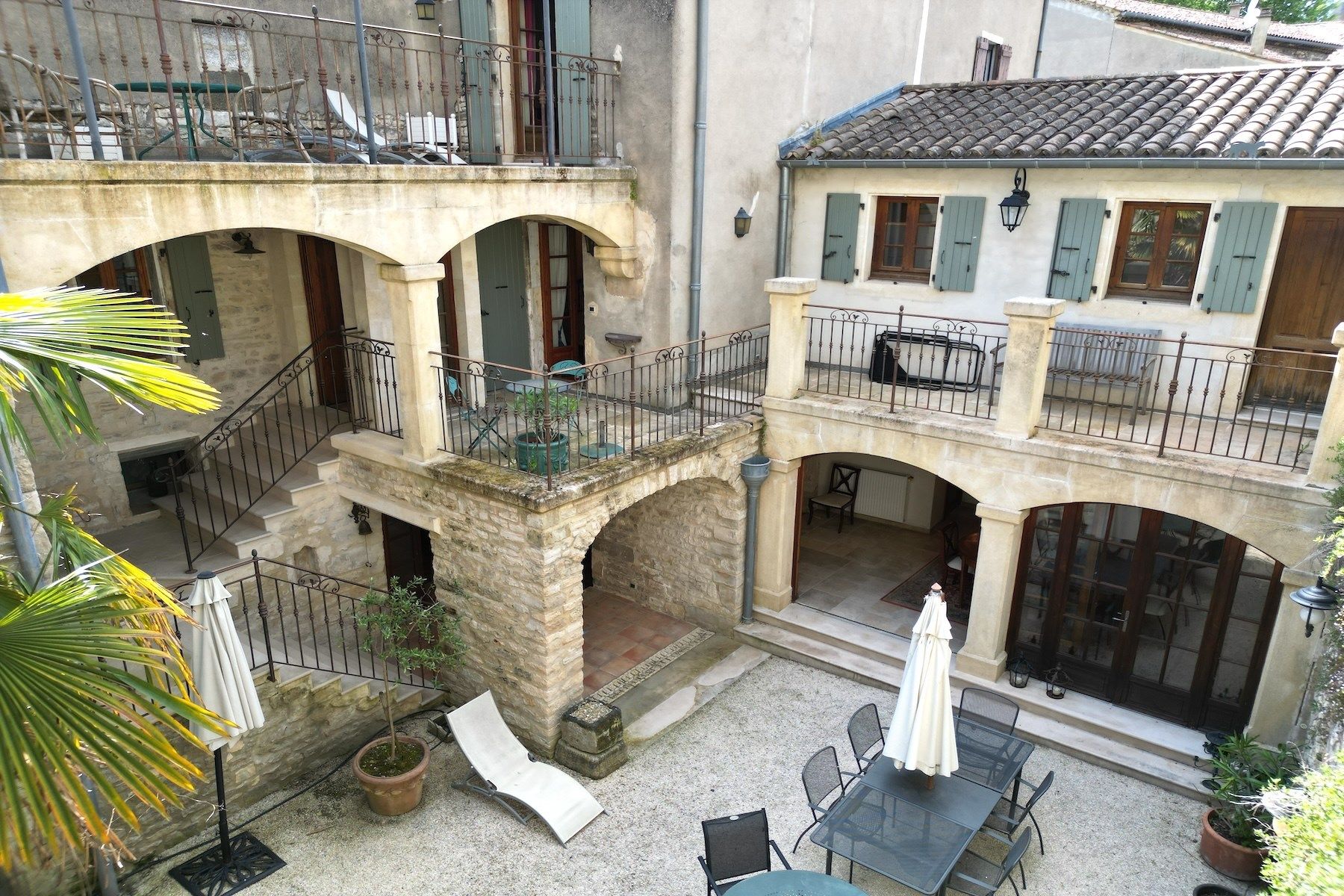 luxury house 8 Rooms for sale on BARJAC (30430)