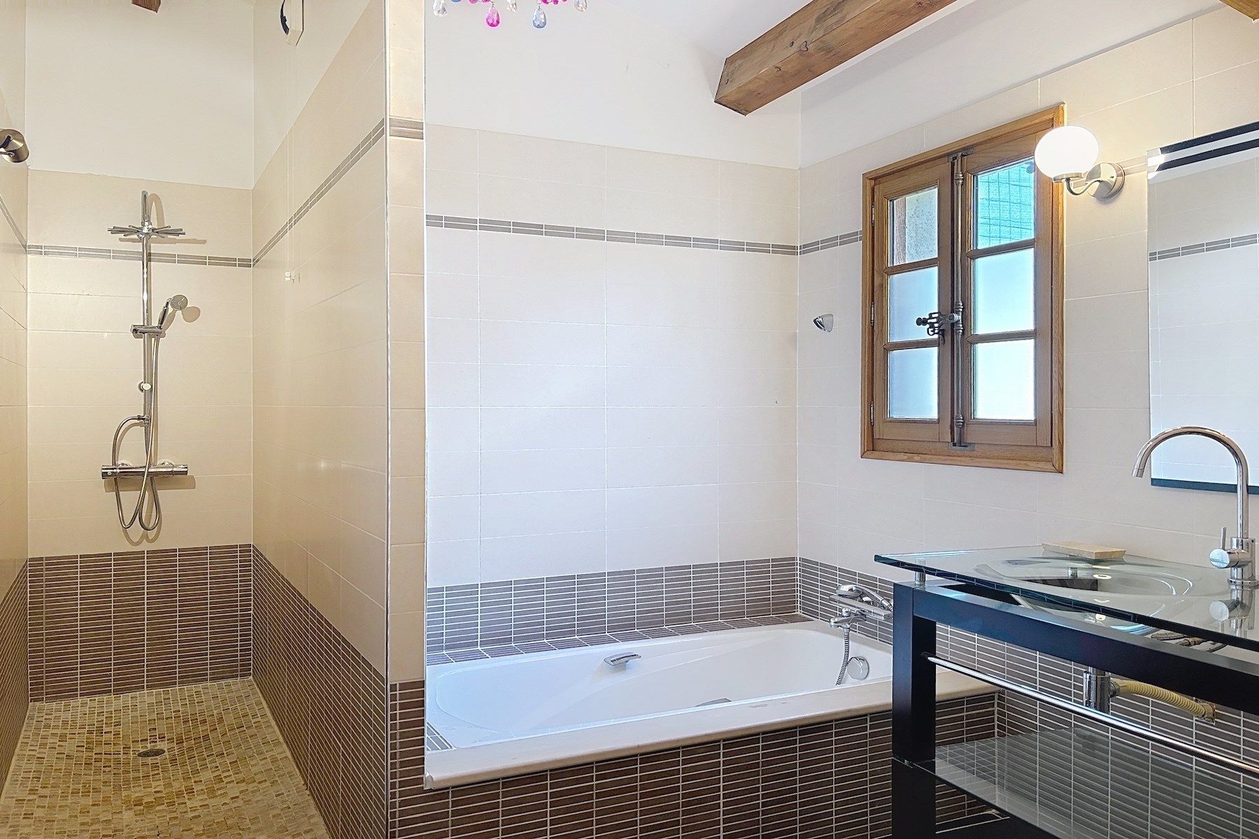 luxury house 8 Rooms for sale on BARJAC (30430)