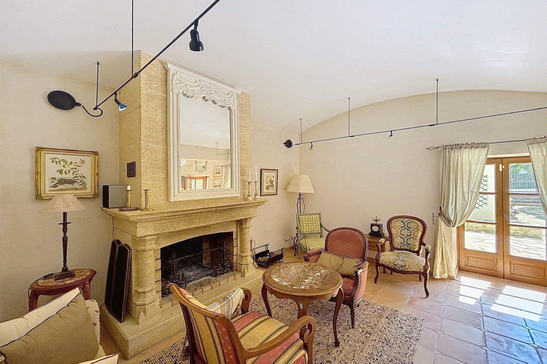 luxury house 8 Rooms for sale on BARJAC (30430)