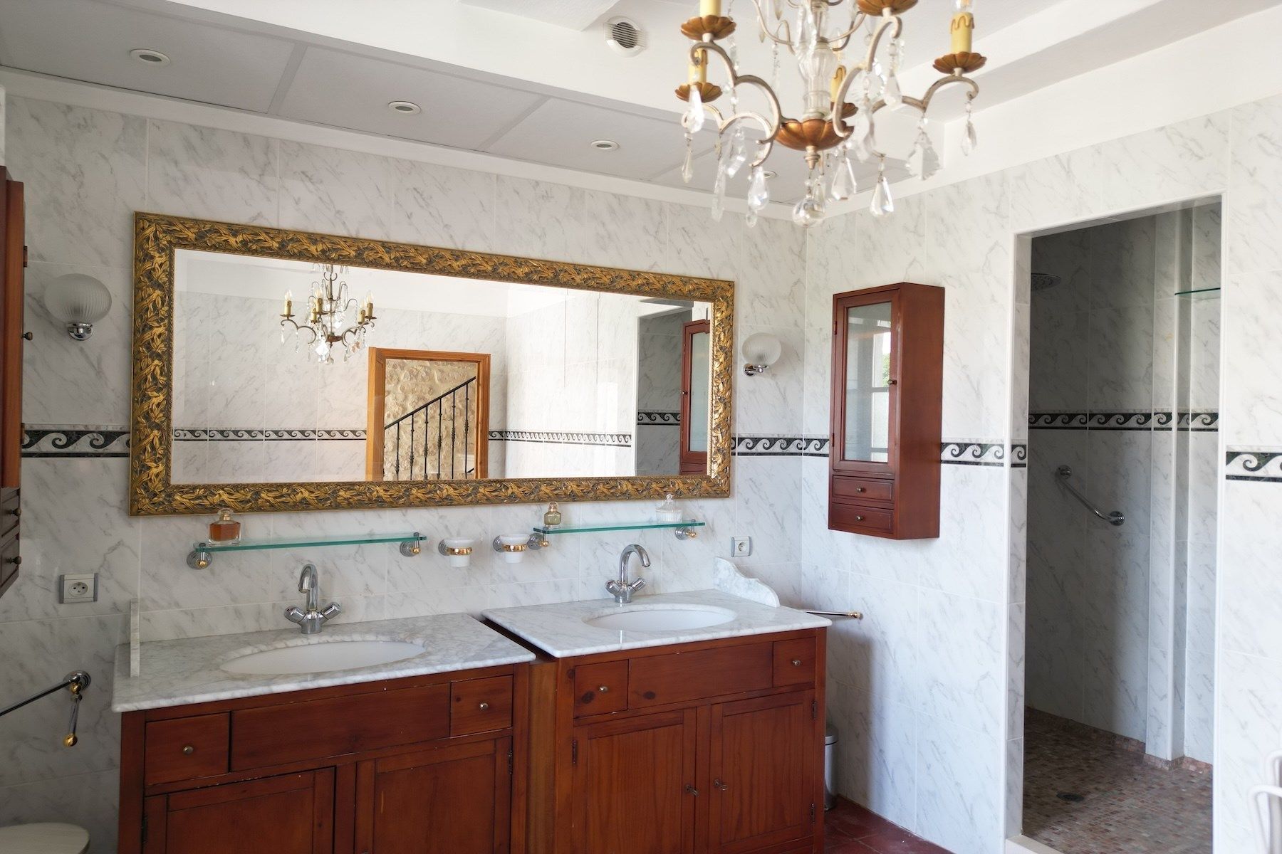 luxury house 8 Rooms for sale on BARJAC (30430)