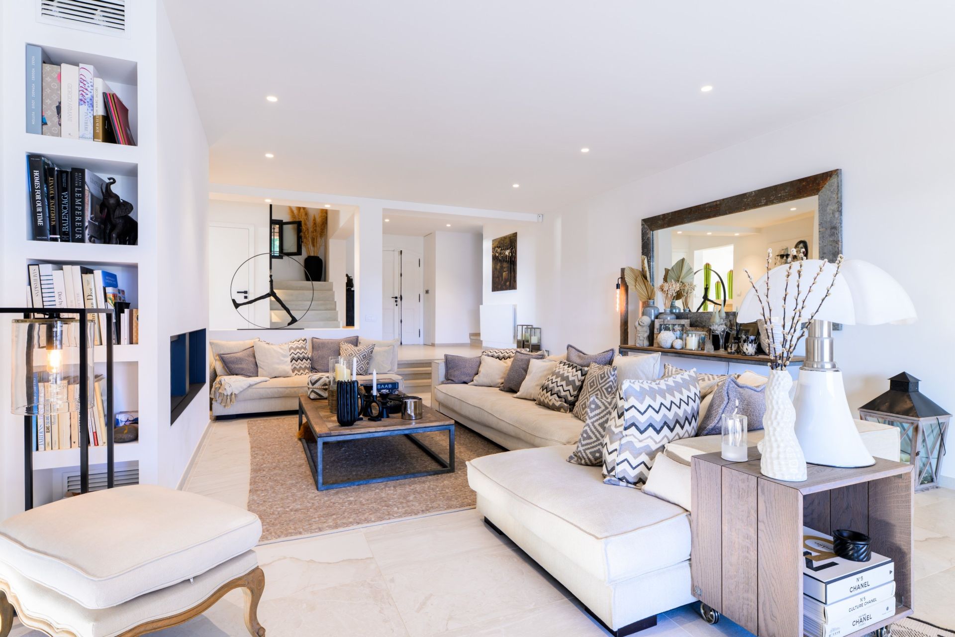 contemporary house 12 Rooms for sale on STE MAXIME (83120)