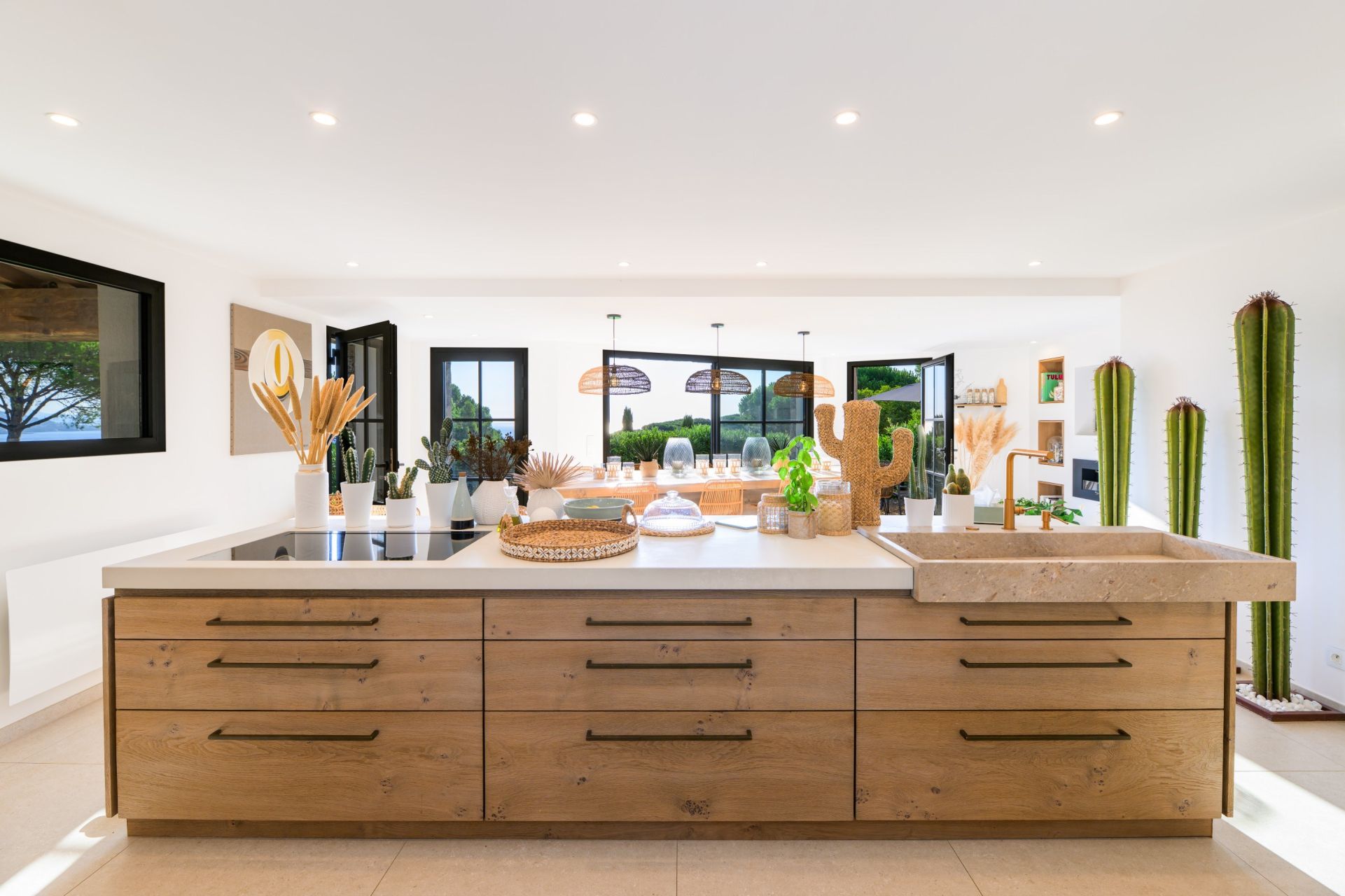 contemporary house 12 Rooms for sale on STE MAXIME (83120)