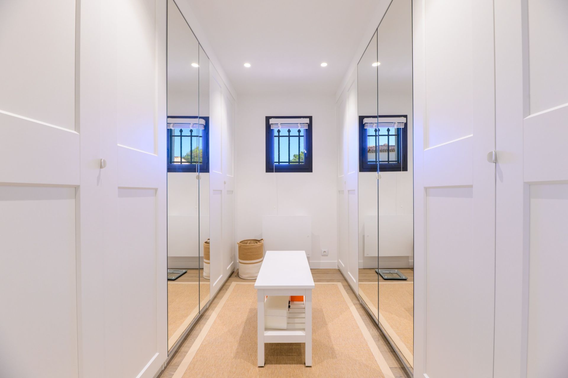 contemporary house 12 Rooms for sale on STE MAXIME (83120)