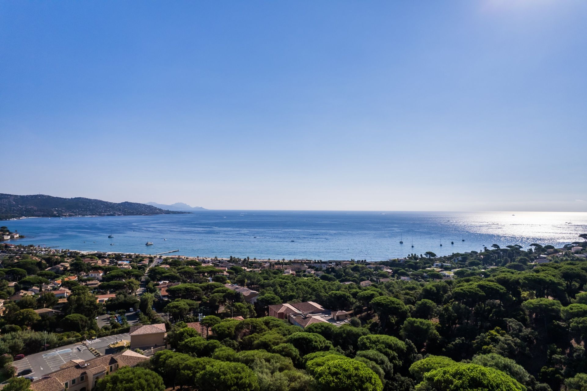 contemporary house 12 Rooms for sale on STE MAXIME (83120)