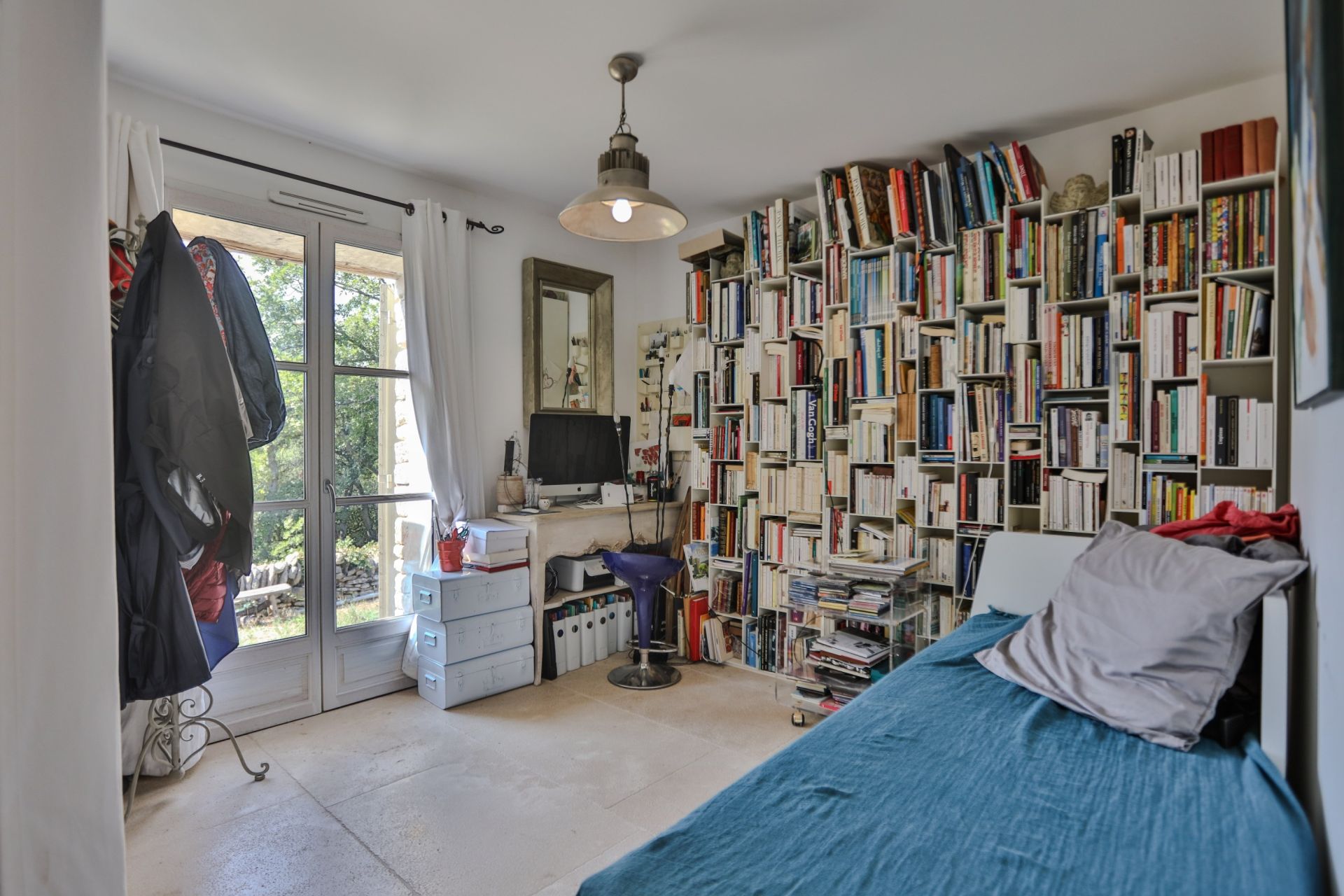 luxury house 5 Rooms for sale on GORDES (84220)