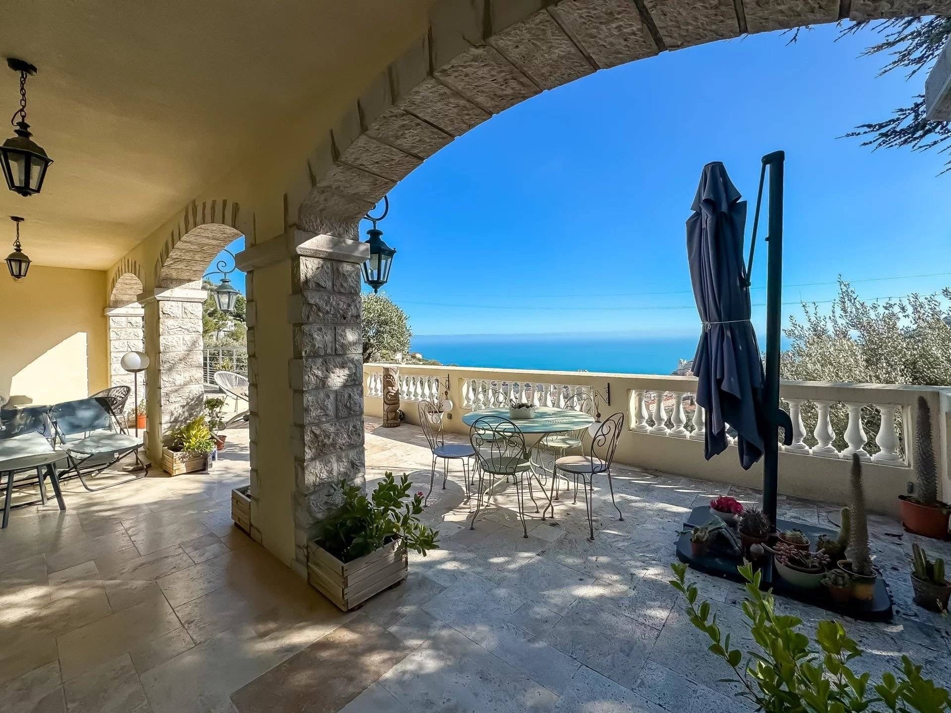 luxury villa 4 Rooms for sale on LA TURBIE (06320)