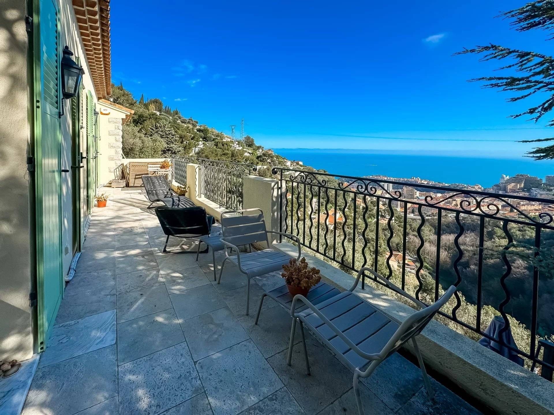luxury villa 4 Rooms for sale on LA TURBIE (06320)