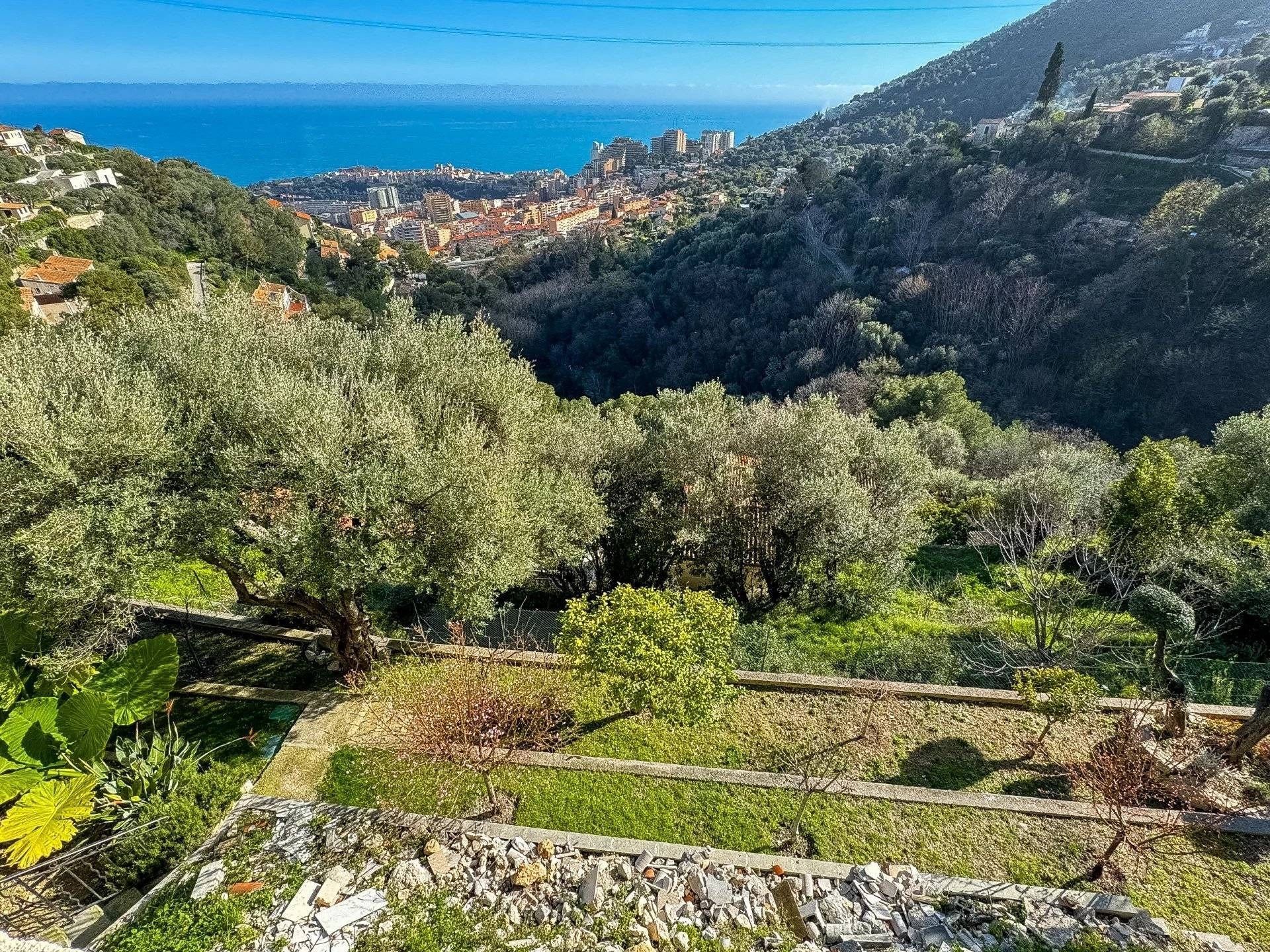 luxury villa 4 Rooms for sale on LA TURBIE (06320)