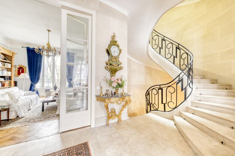 luxury house 9 Rooms for sale on NEUILLY SUR SEINE (92200)