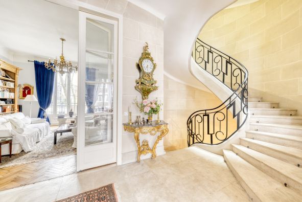 luxury house 9 Rooms for sale on NEUILLY SUR SEINE (92200)