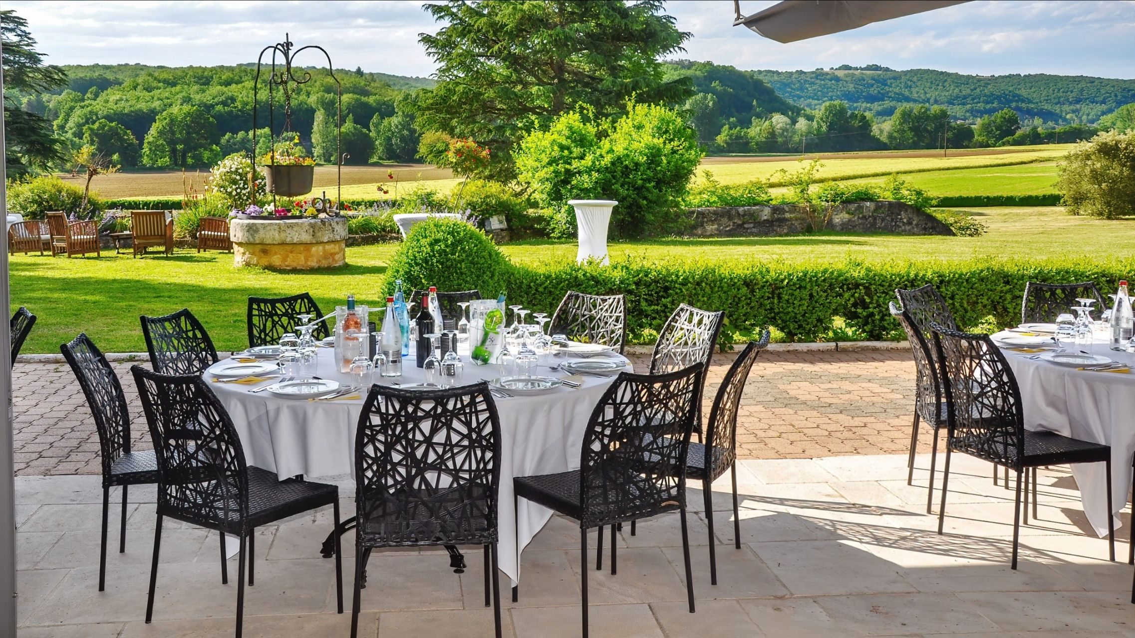 castle 50 Rooms for sale on MONTIGNAC (24290)