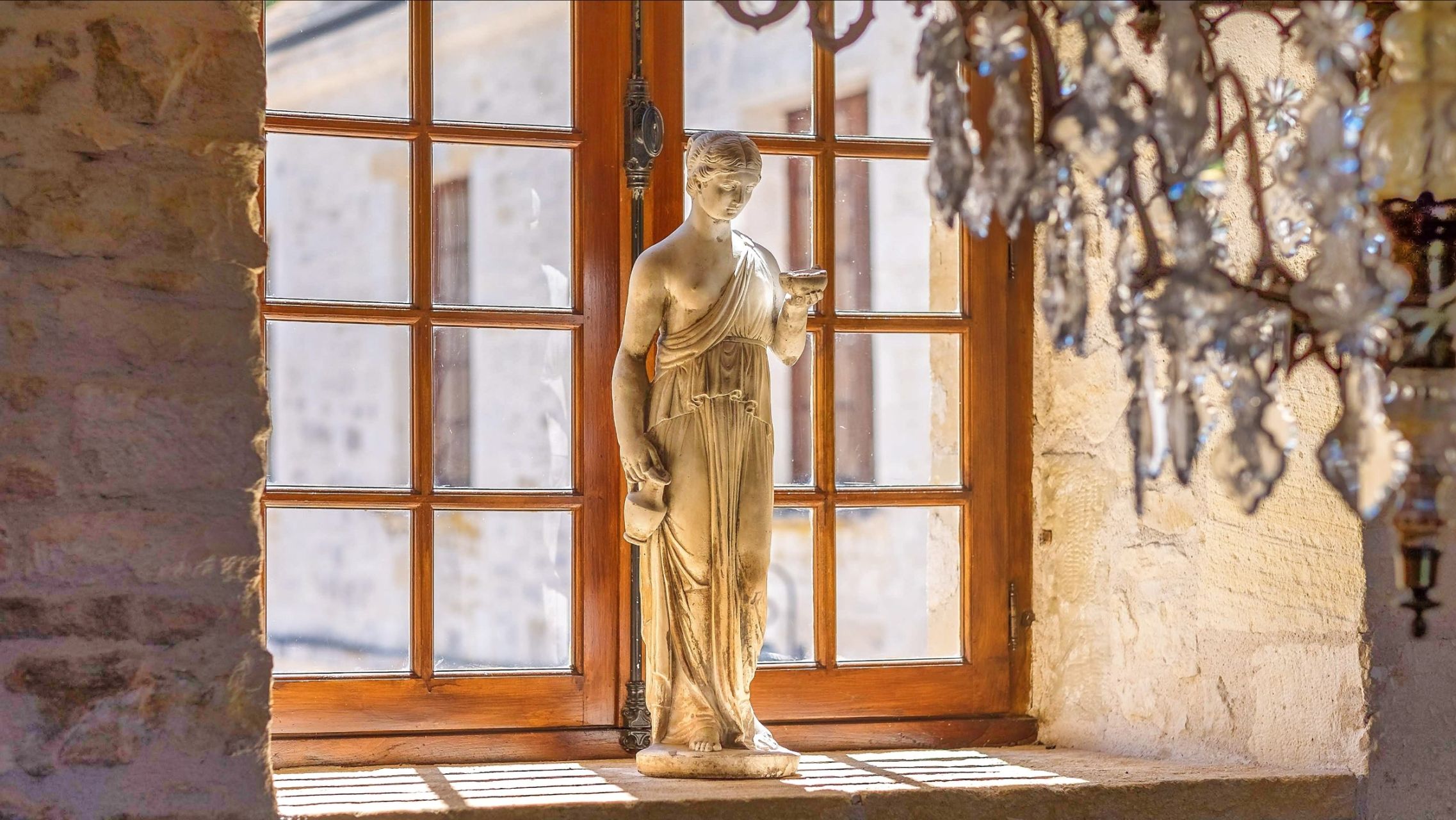 castle 50 Rooms for sale on MONTIGNAC (24290)