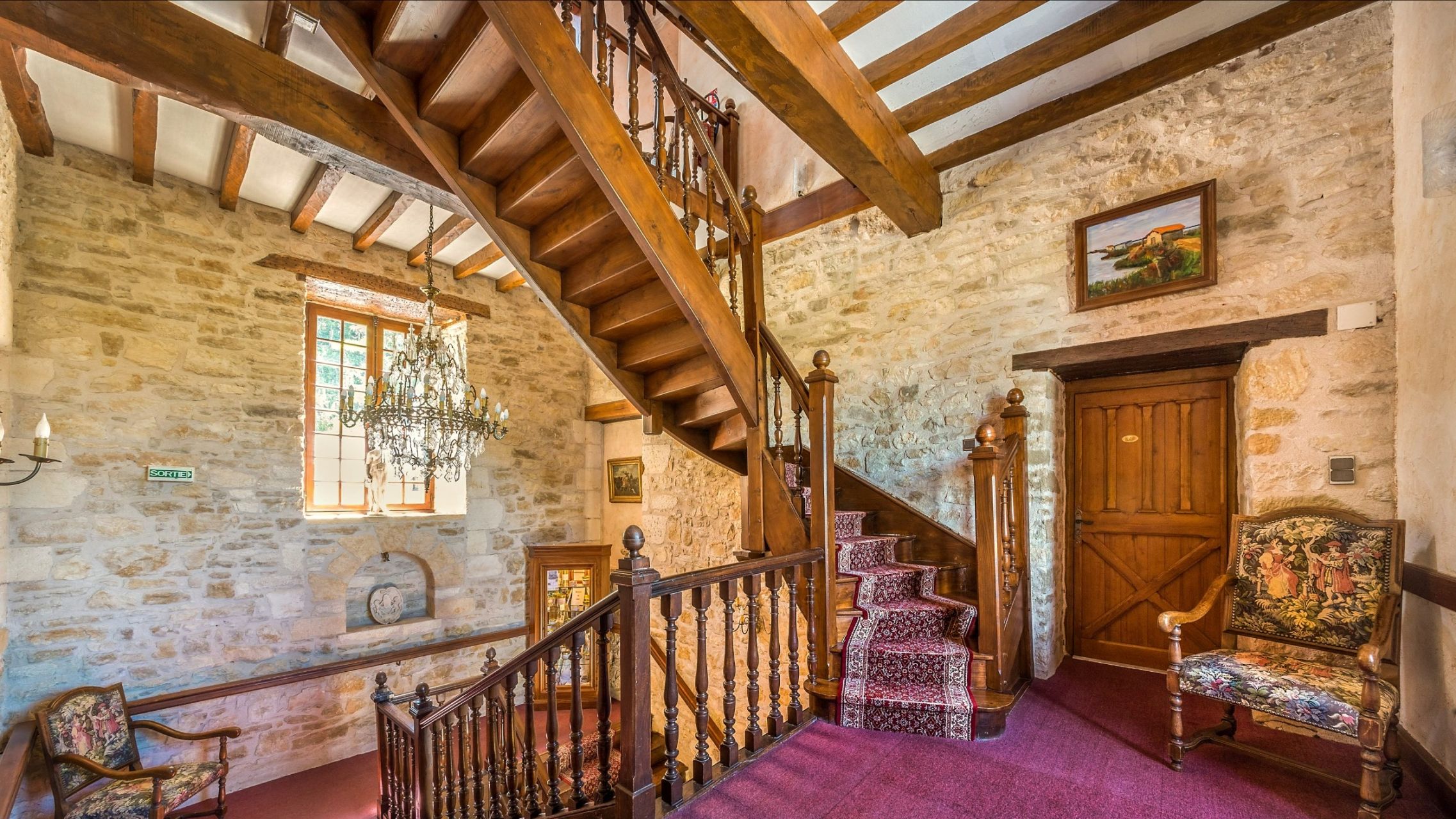castle 50 Rooms for sale on MONTIGNAC (24290)