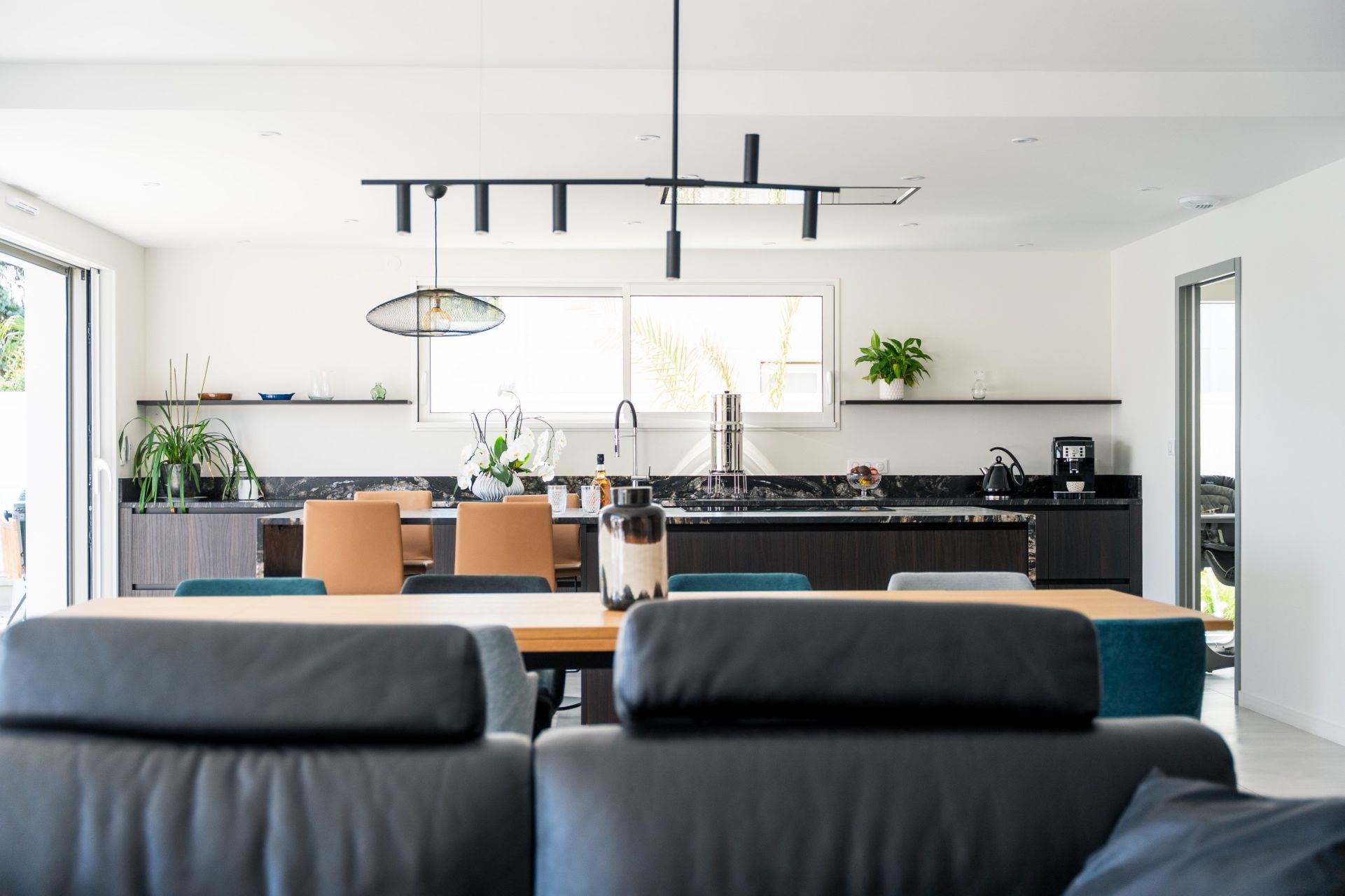 luxury house 6 Rooms for sale on VAUX SUR MER (17640)