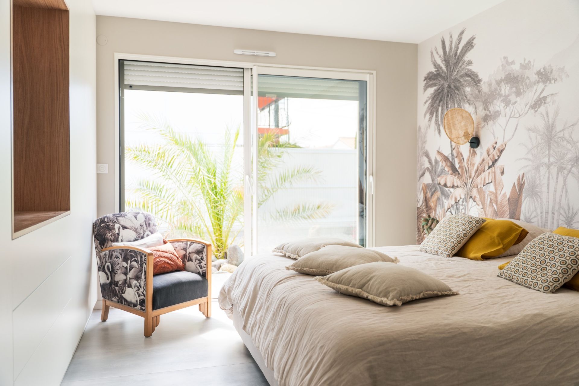 luxury house 6 Rooms for sale on VAUX SUR MER (17640)