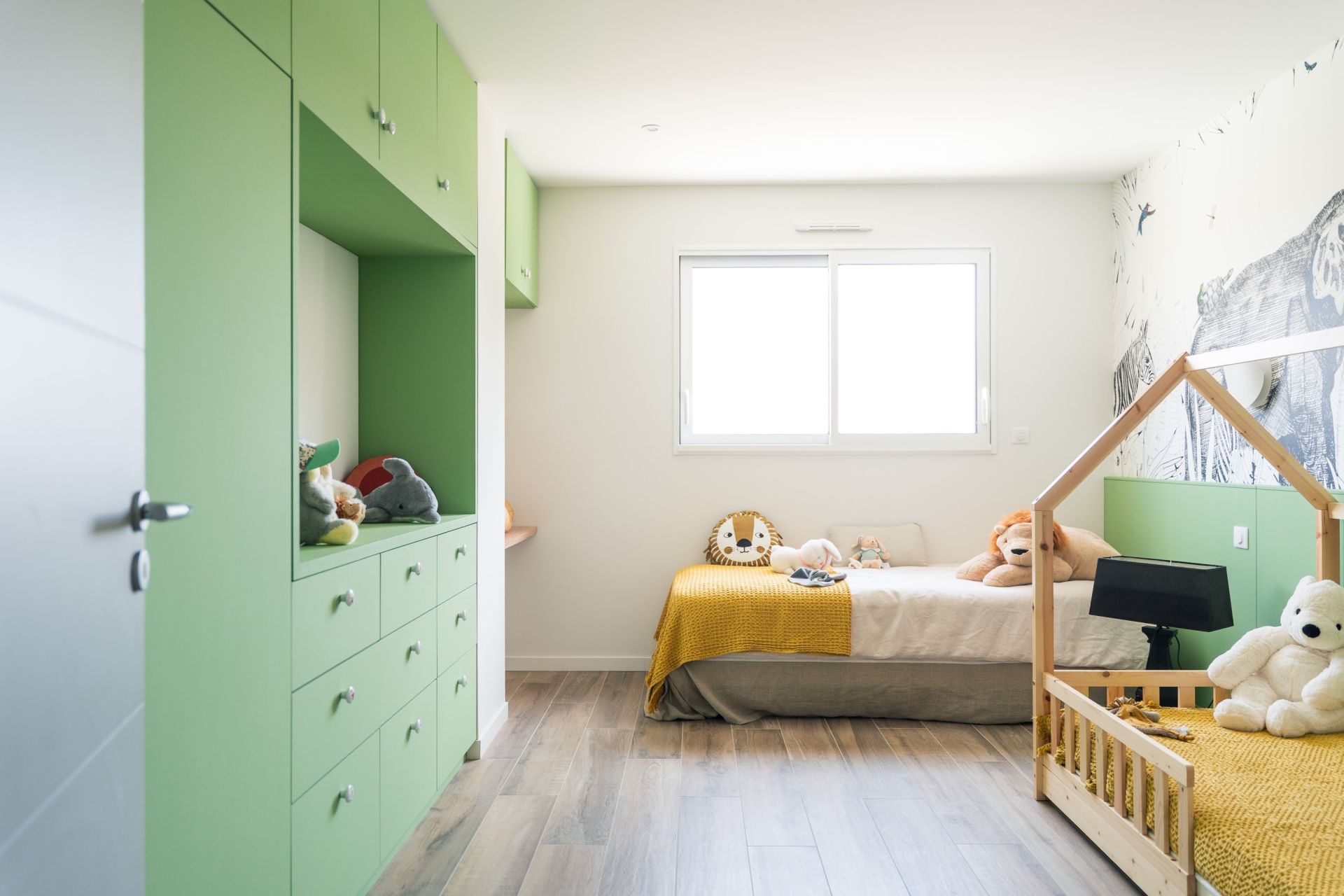 luxury house 6 Rooms for sale on VAUX SUR MER (17640)