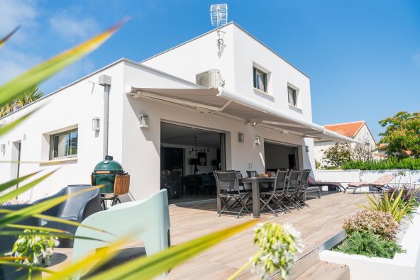 Sale Luxury house Vaux-sur-Mer 6 Rooms 180 m²