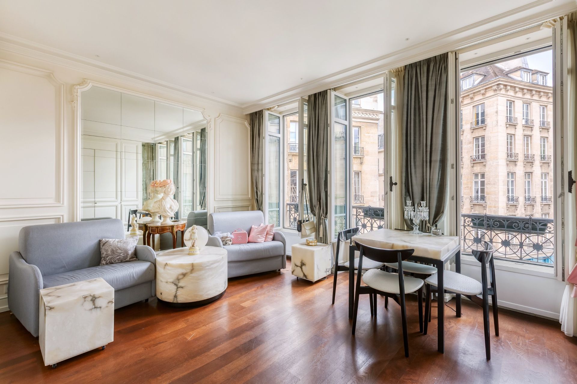 luxury apartment 1 room for sale on PARIS (75006)