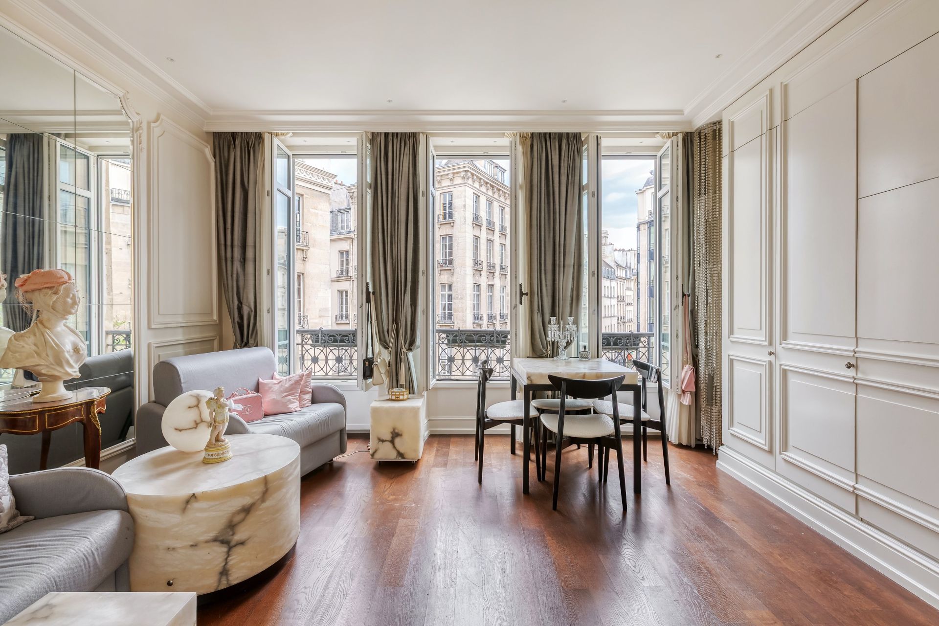 luxury apartment 1 room for sale on PARIS (75006)