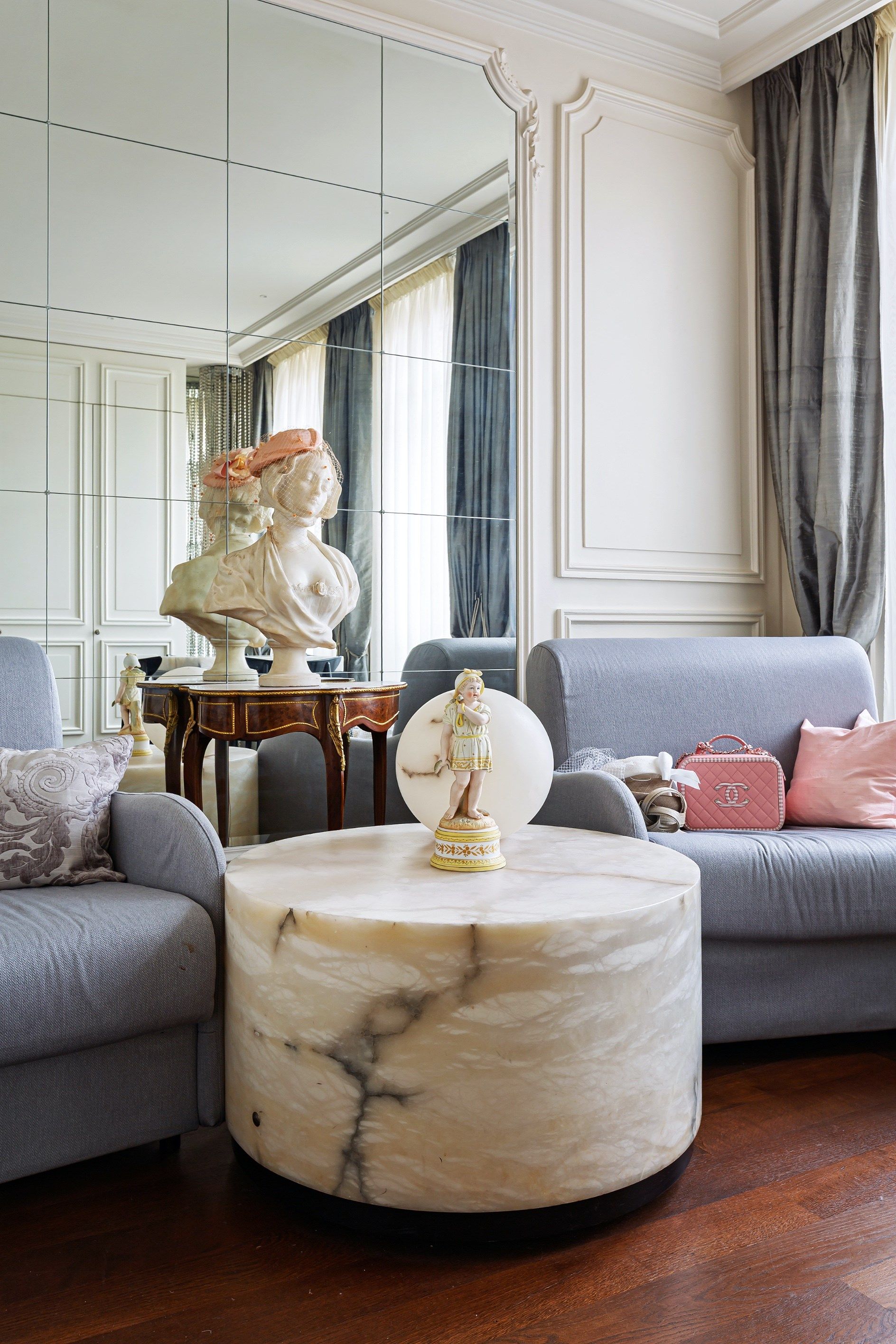 luxury apartment 1 room for sale on PARIS (75006)