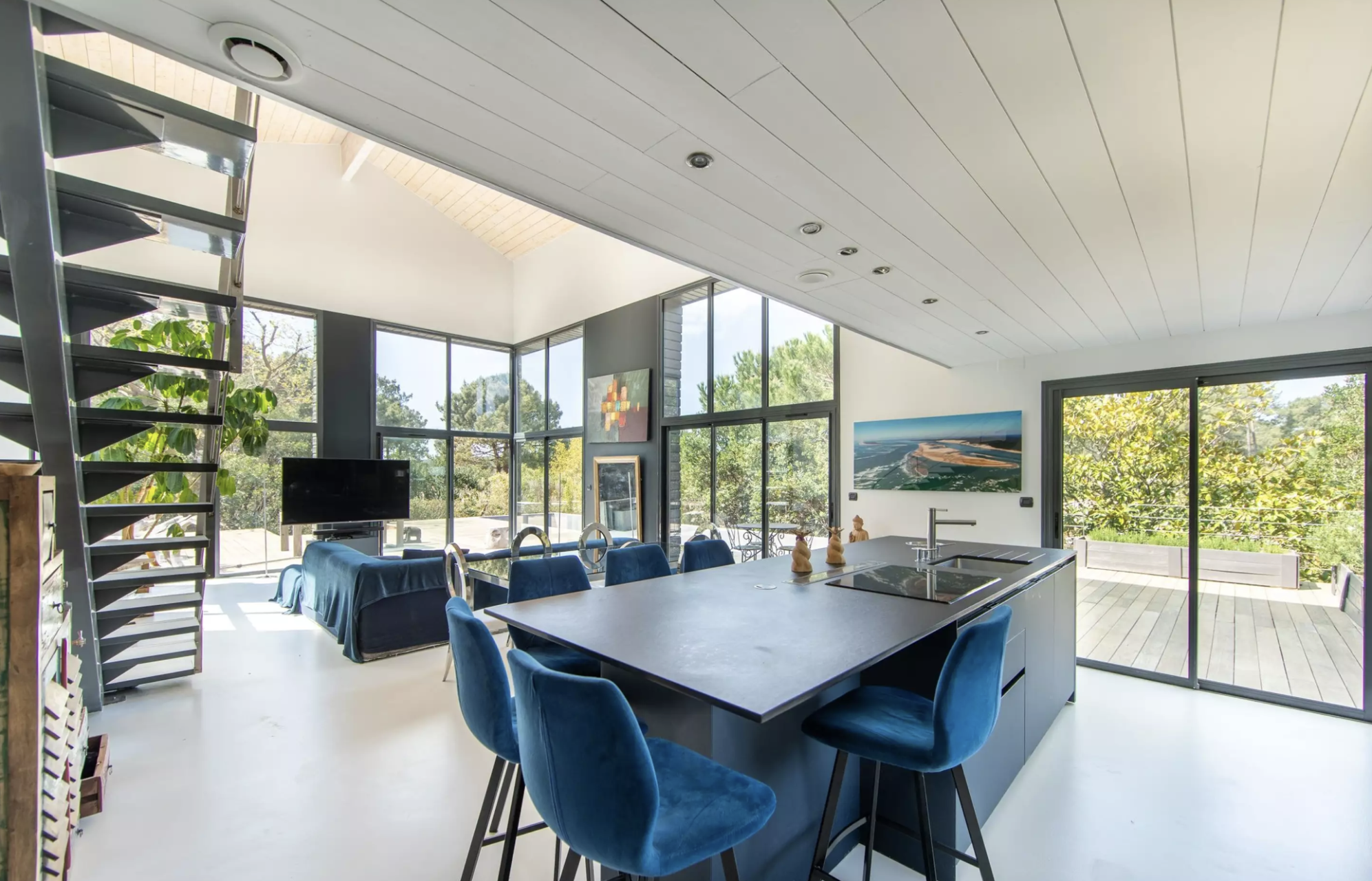 luxury house 7 Rooms for sale on CAP FERRET (33970)