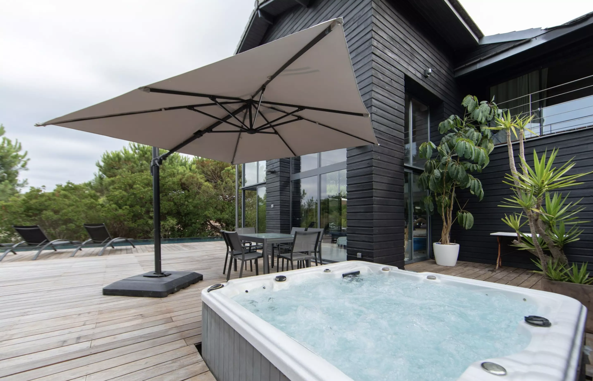 luxury house 7 Rooms for sale on CAP FERRET (33970)