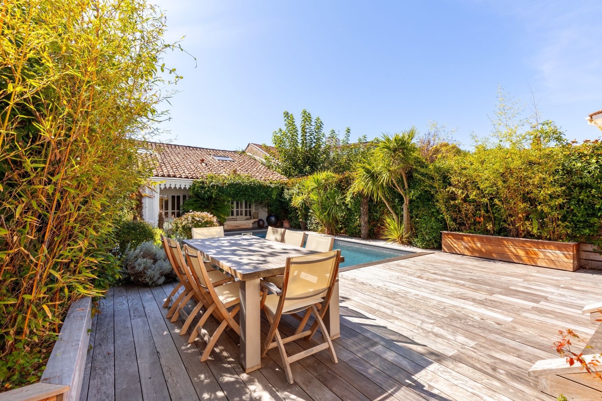 luxury house 8 Rooms for sale on BORDEAUX (33000)