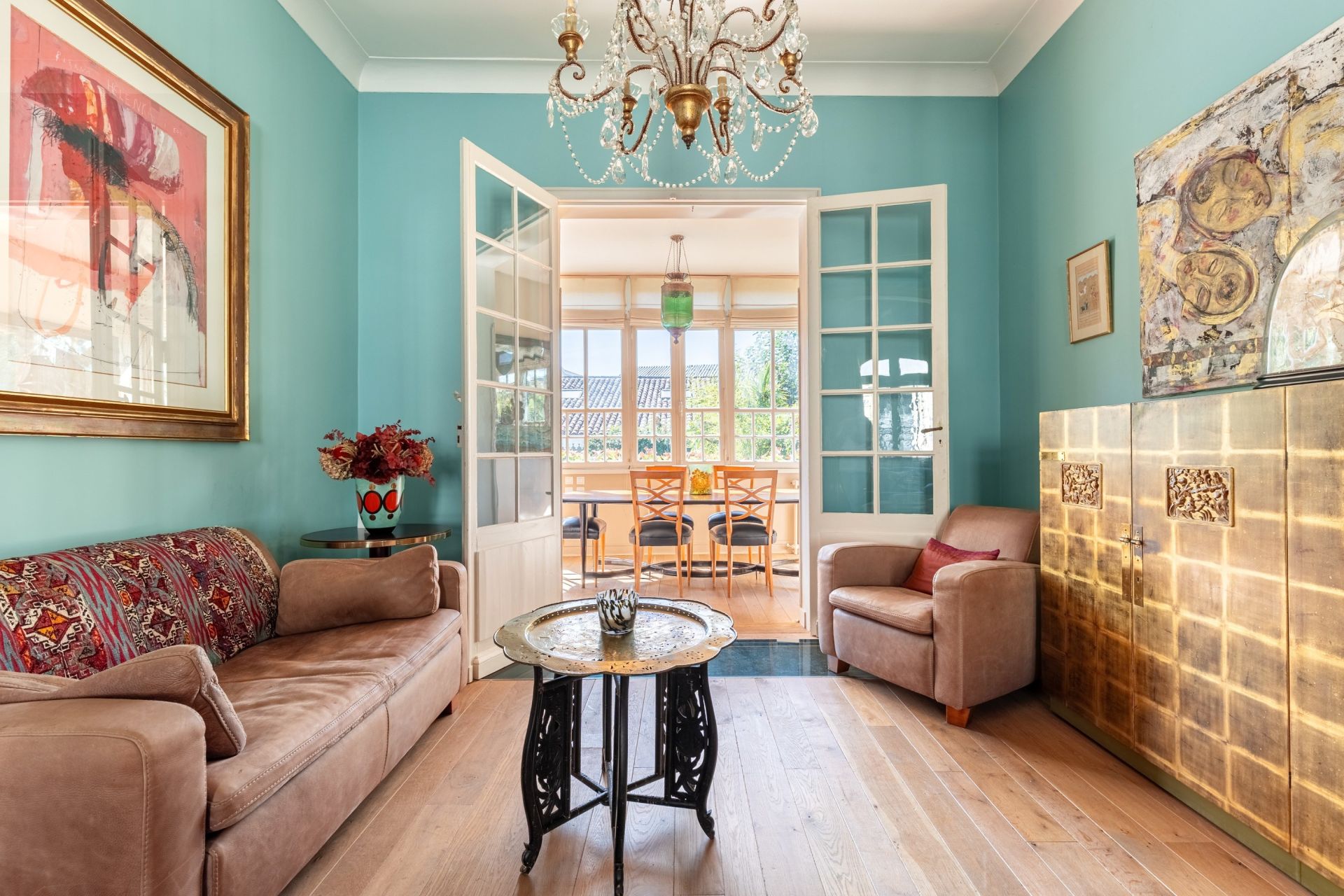 luxury house 8 Rooms for sale on BORDEAUX (33000)