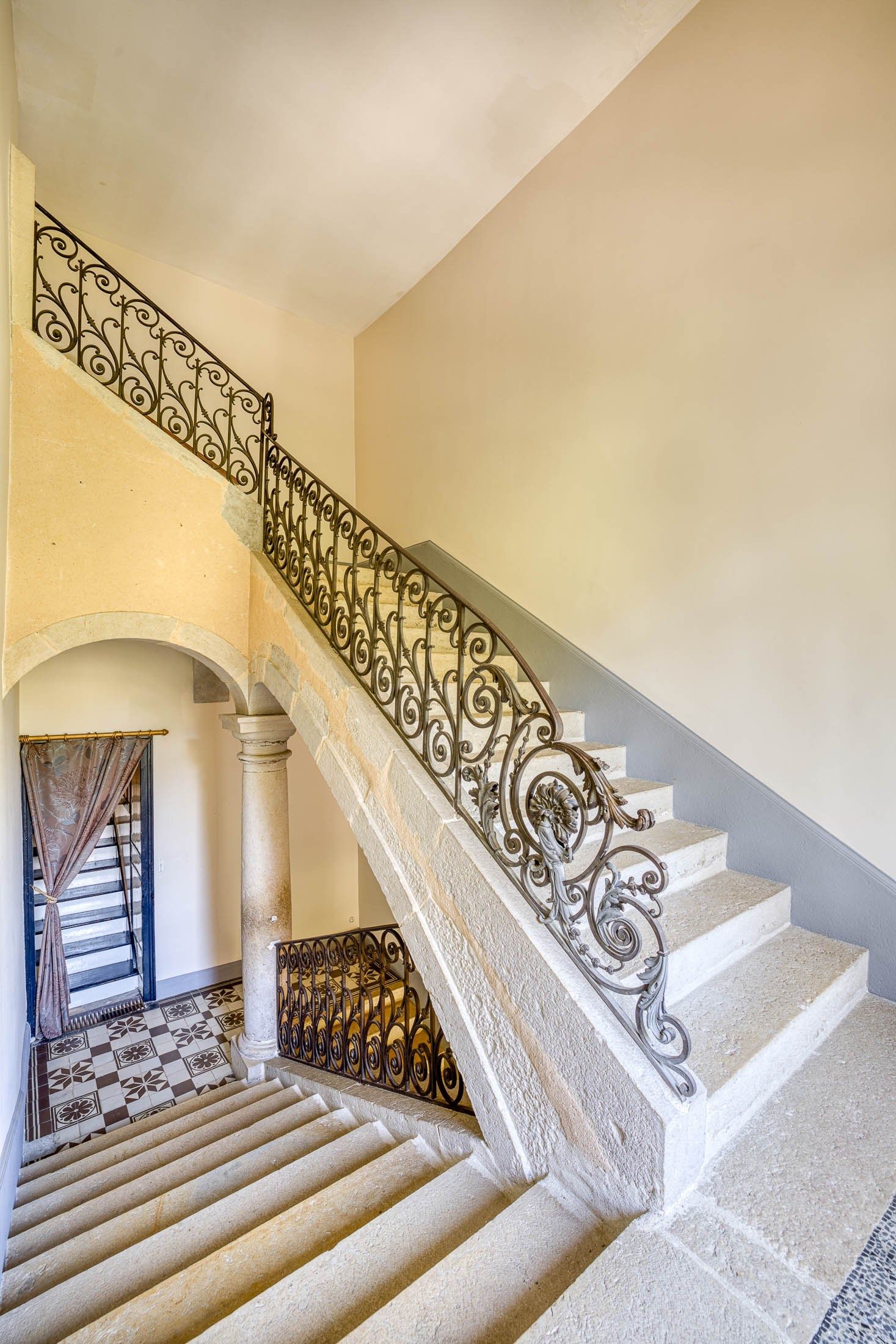 luxury house 15 Rooms for sale on CHANAZ (73310)