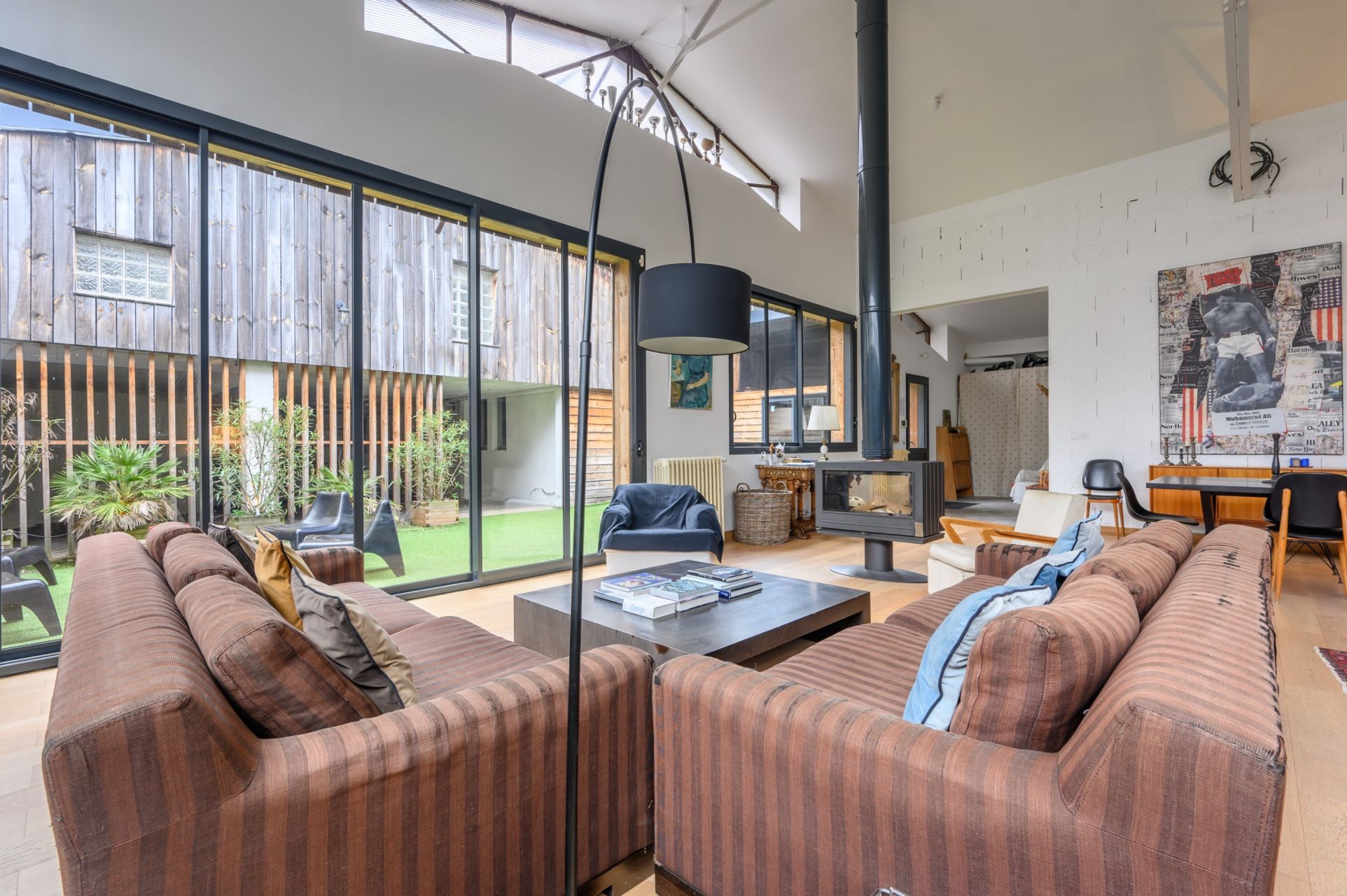 luxury apartment 5 Rooms for sale on VANNES (56000)