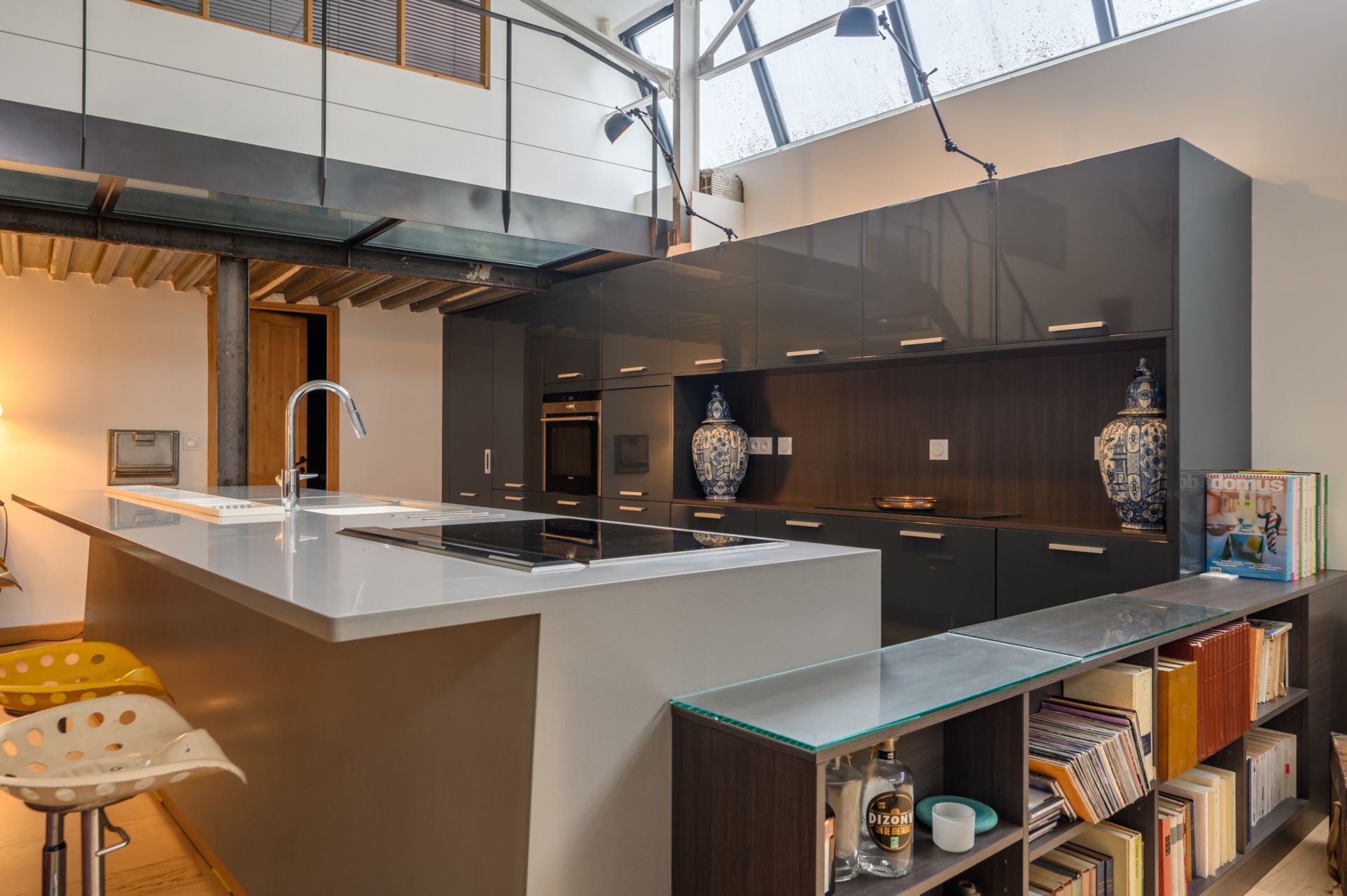 luxury apartment 5 Rooms for sale on VANNES (56000)