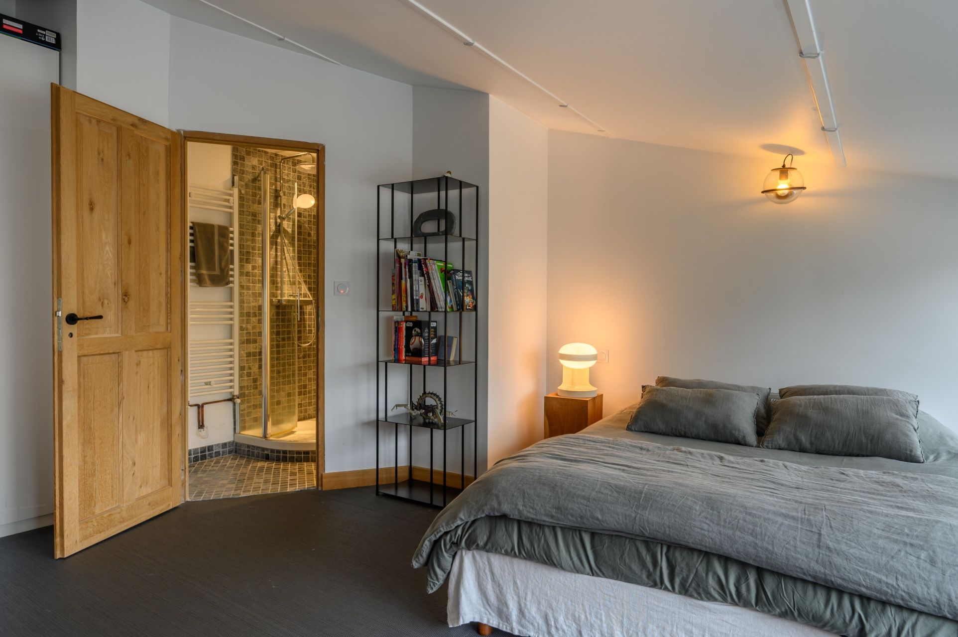 luxury apartment 5 Rooms for sale on VANNES (56000)