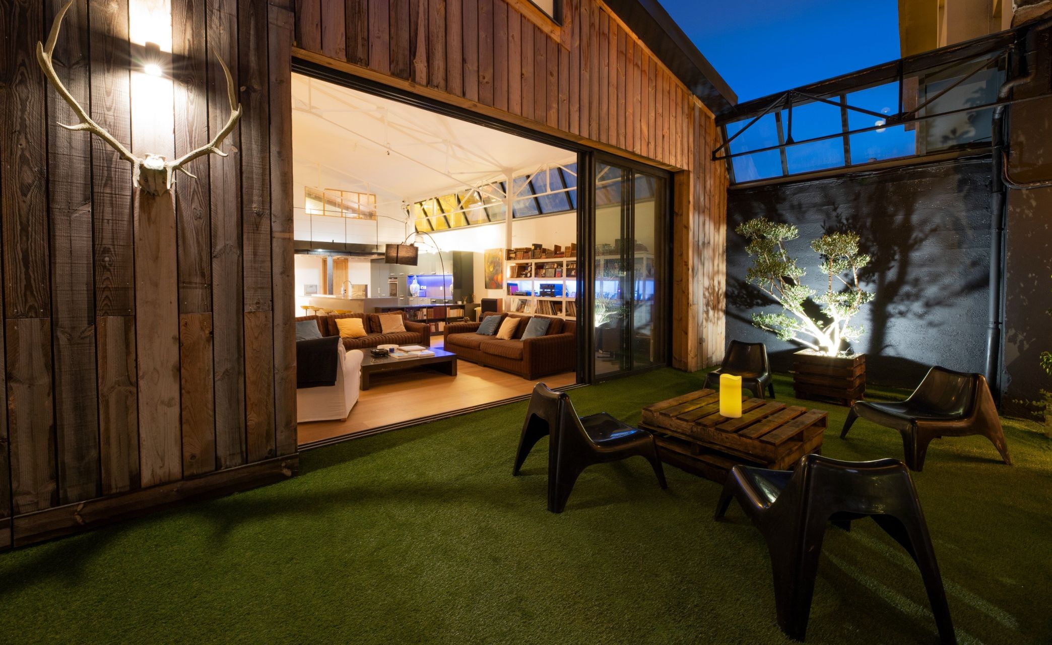 luxury apartment 5 Rooms for sale on VANNES (56000)