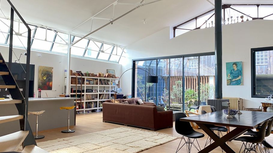 luxury apartment 5 Rooms for sale on VANNES (56000)