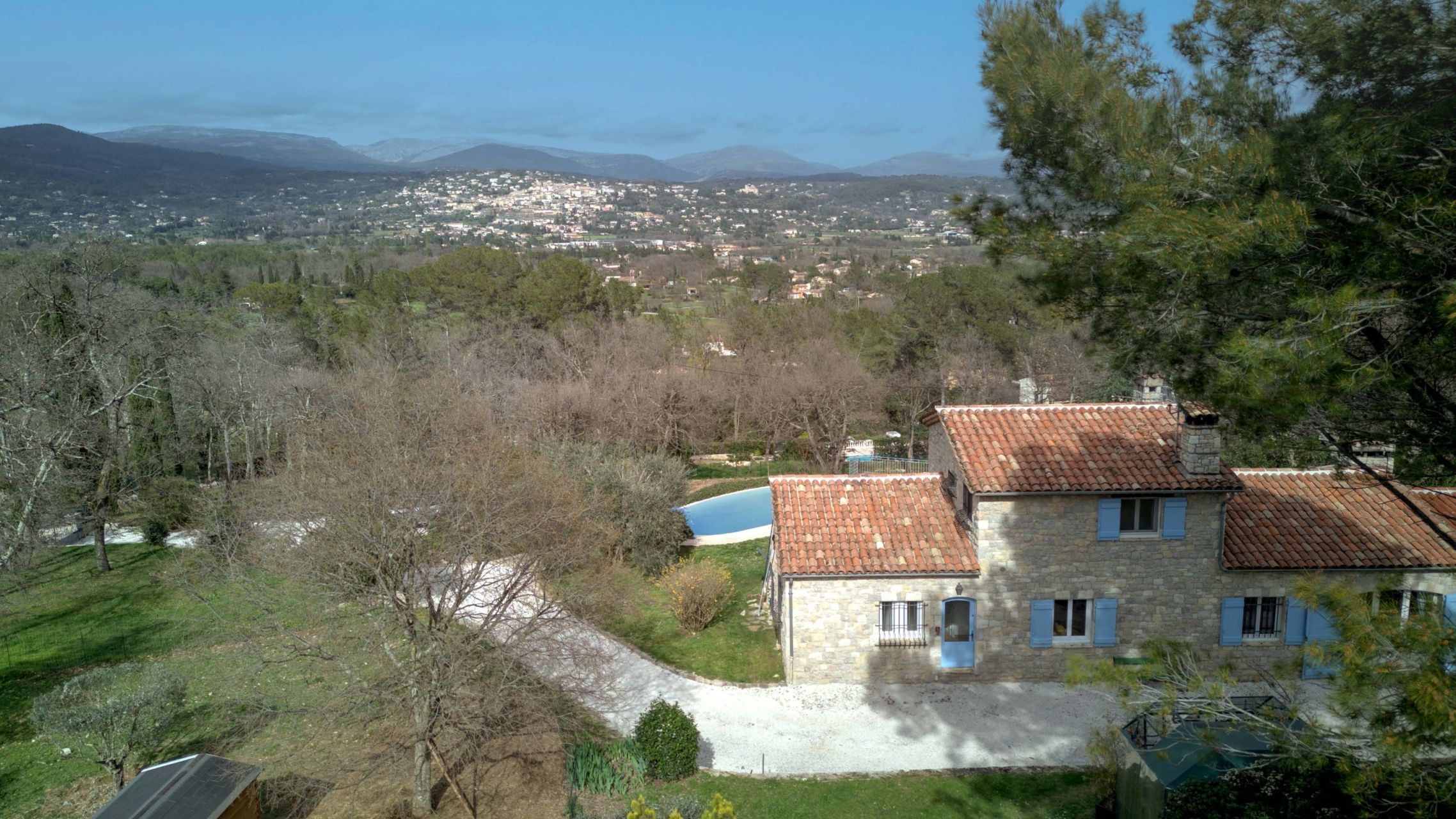 luxury villa 6 Rooms for sale on FAYENCE (83440)