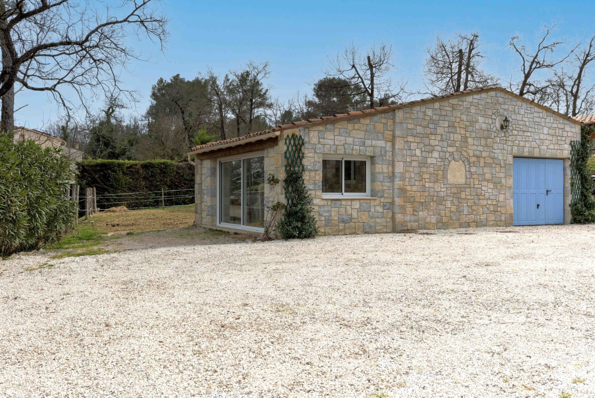 luxury villa 6 Rooms for sale on FAYENCE (83440)