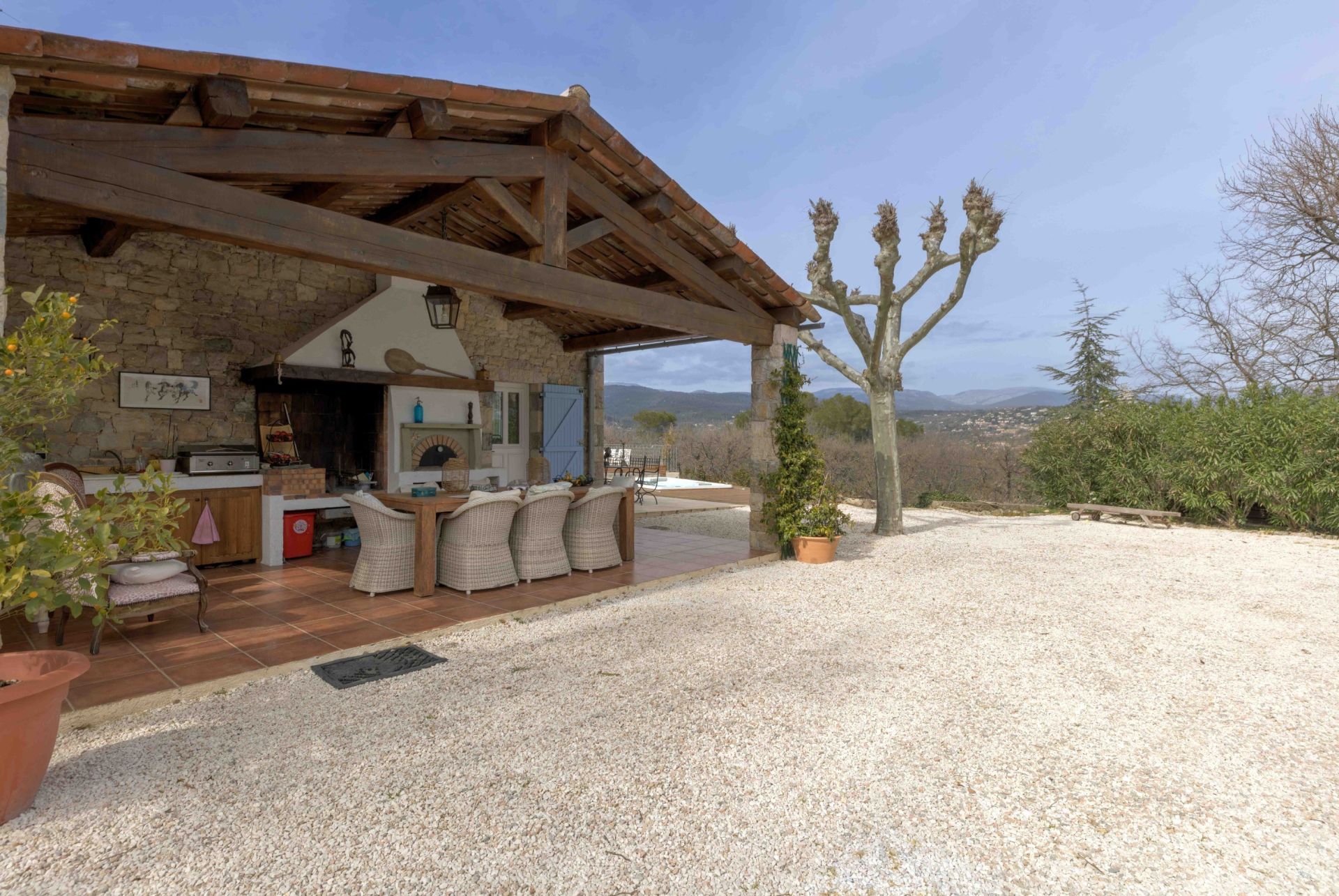 luxury villa 6 Rooms for sale on FAYENCE (83440)