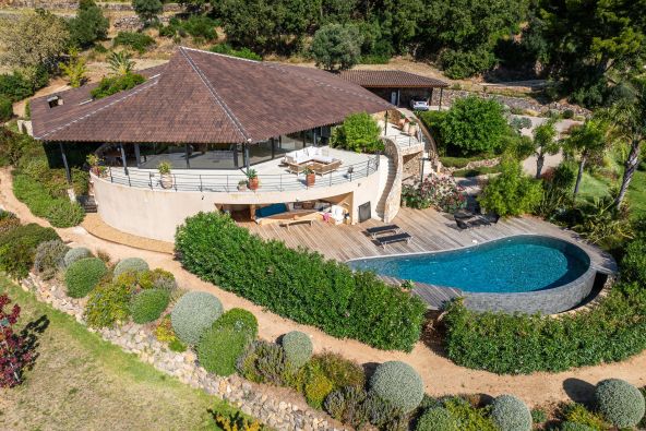 Sale Luxury house Ollioules 6 Rooms 235 m²