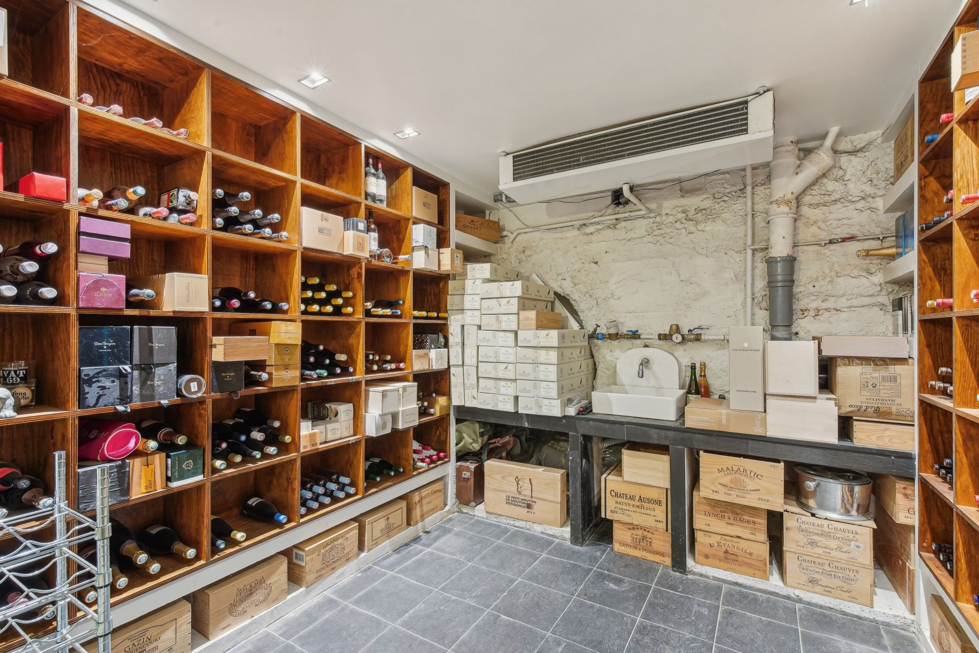 luxury house 10 Rooms for sale on NEUILLY SUR SEINE (92200)