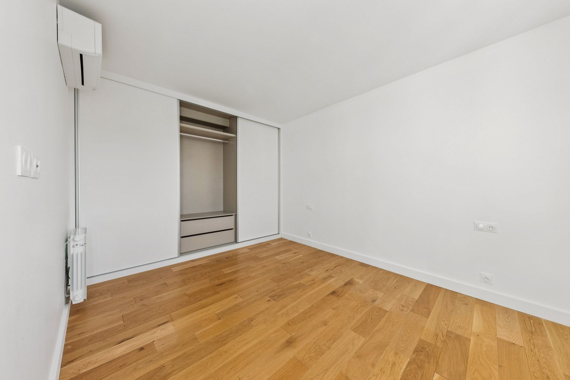 luxury apartment 3 Rooms for sale on PARIS (75001)