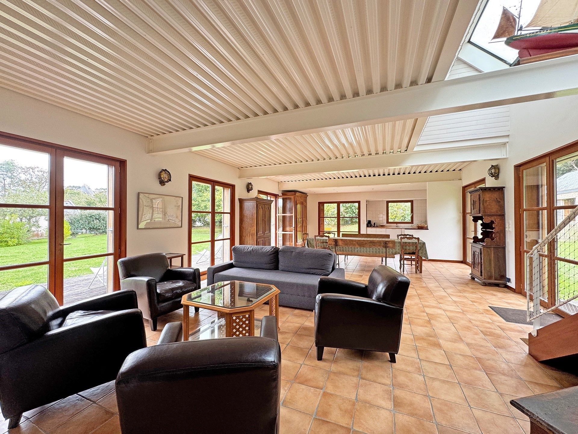 luxury house 9 Rooms for sale on MORGAT (29160)