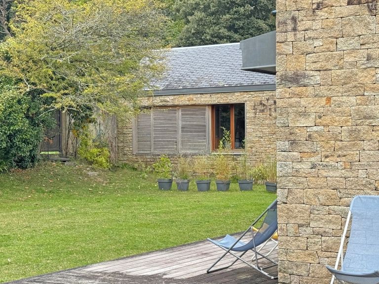 luxury house 9 Rooms for sale on MORGAT (29160)