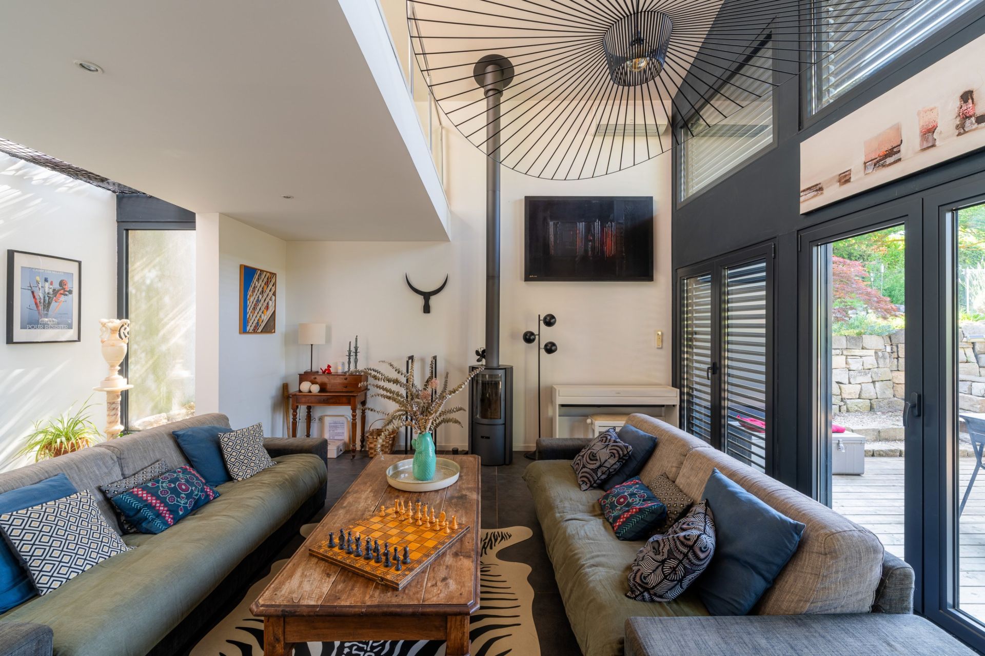 luxury house 7 Rooms for sale on VENTABREN (13122)