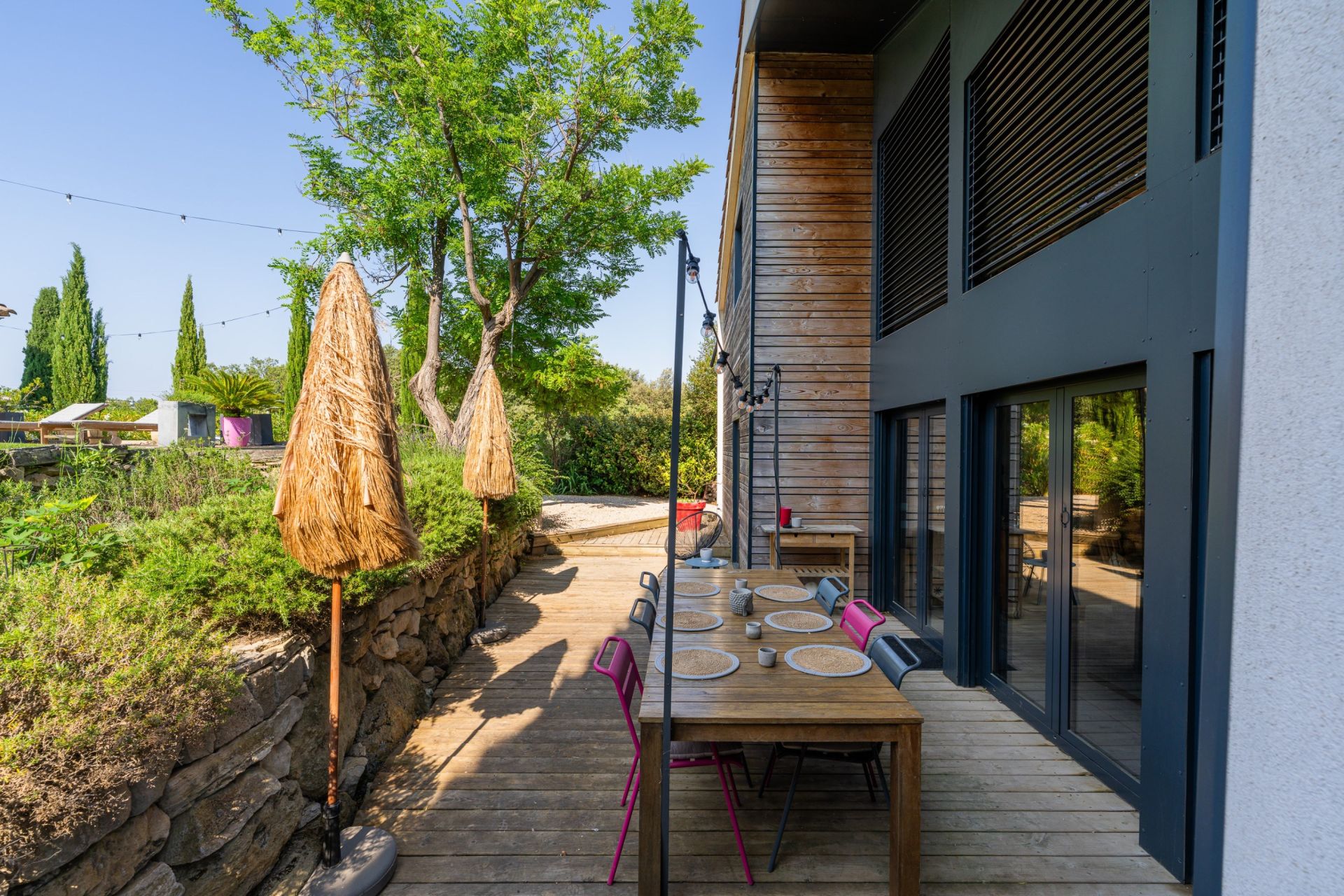 luxury house 7 Rooms for sale on VENTABREN (13122)