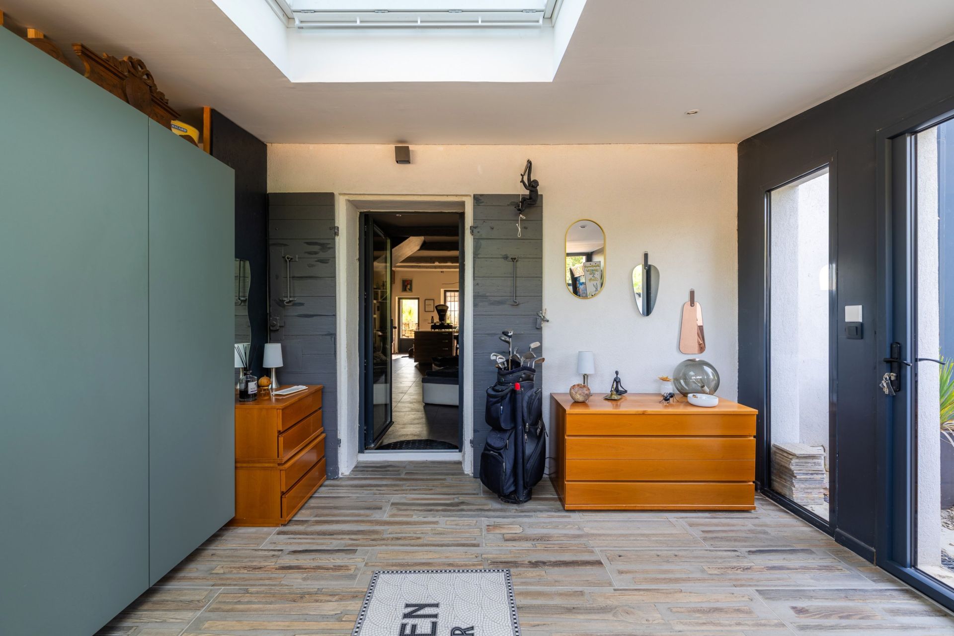 luxury house 7 Rooms for sale on VENTABREN (13122)