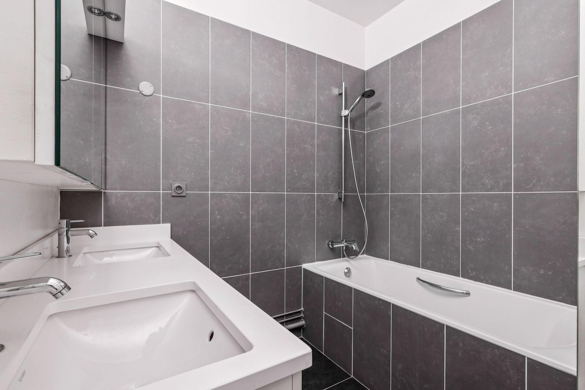 luxury apartment 3 Rooms for sale on PARIS (75007)