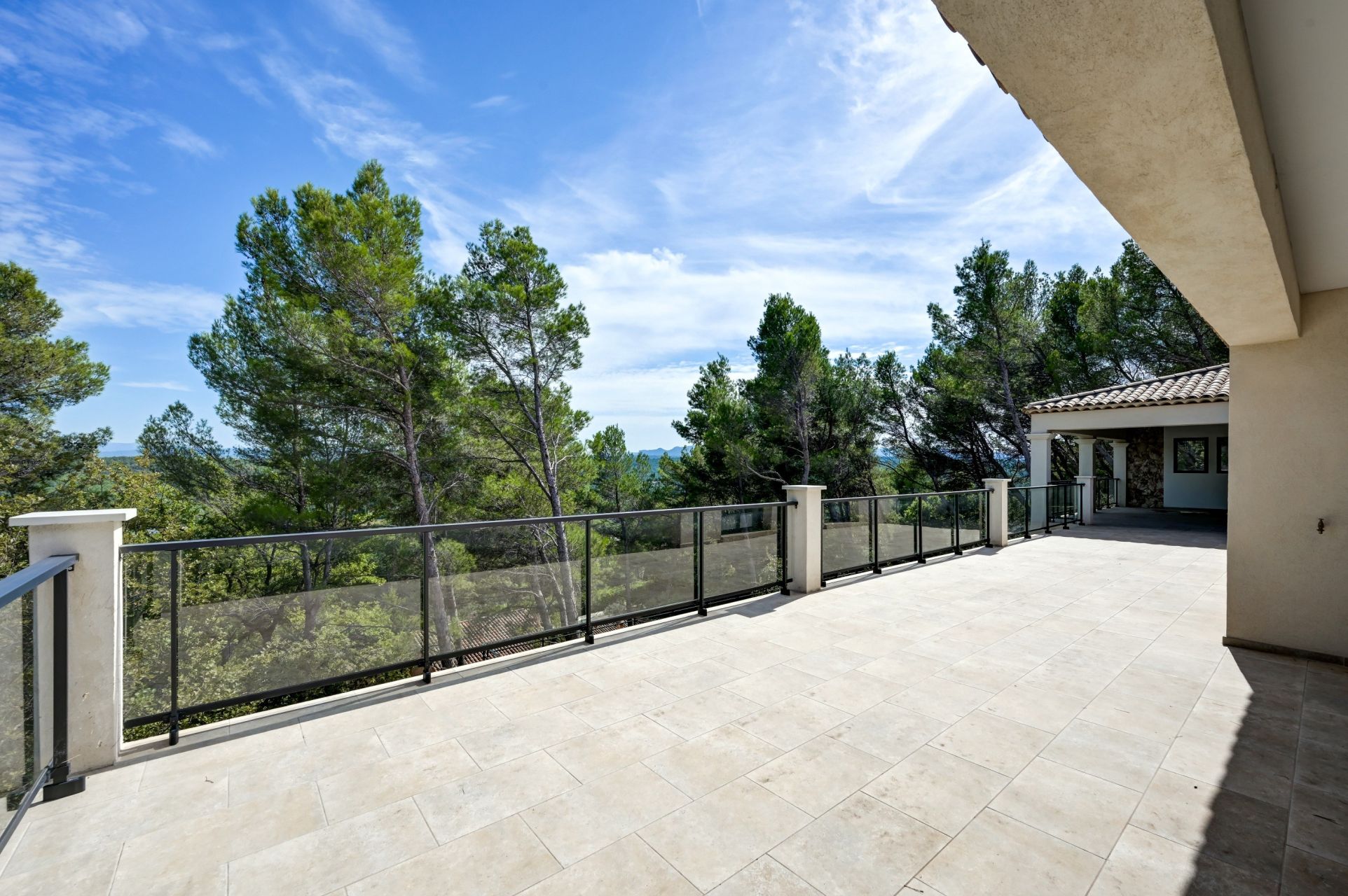 luxury house 7 Rooms for rent on AIX EN PROVENCE (13100)