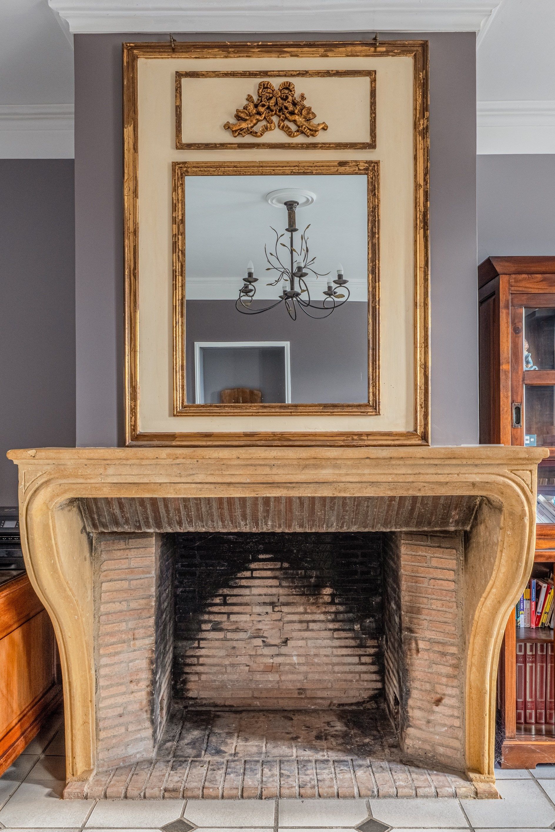 luxury house 9 Rooms for sale on REYRIEUX (01600)