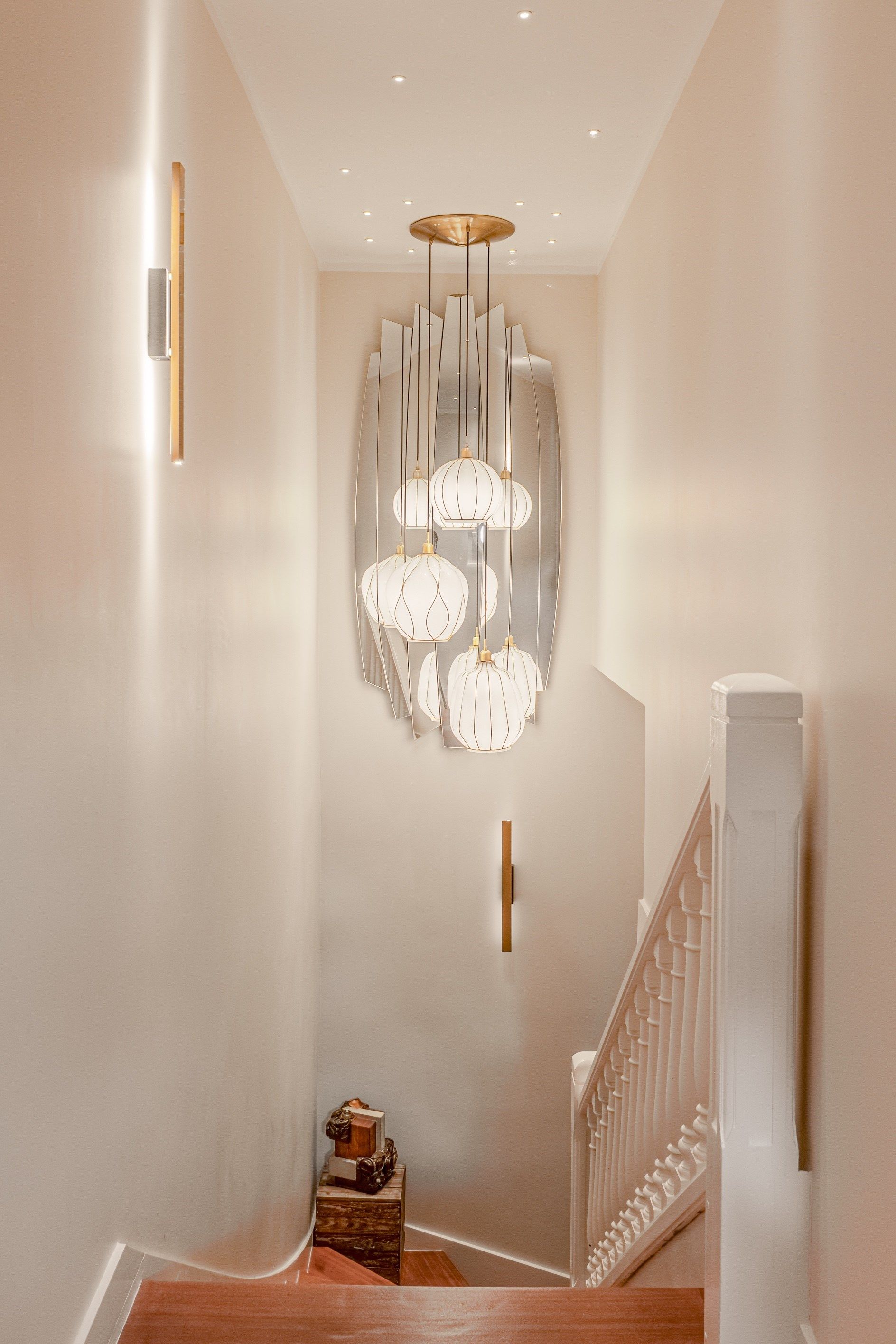 luxury house 9 Rooms for sale on REYRIEUX (01600)